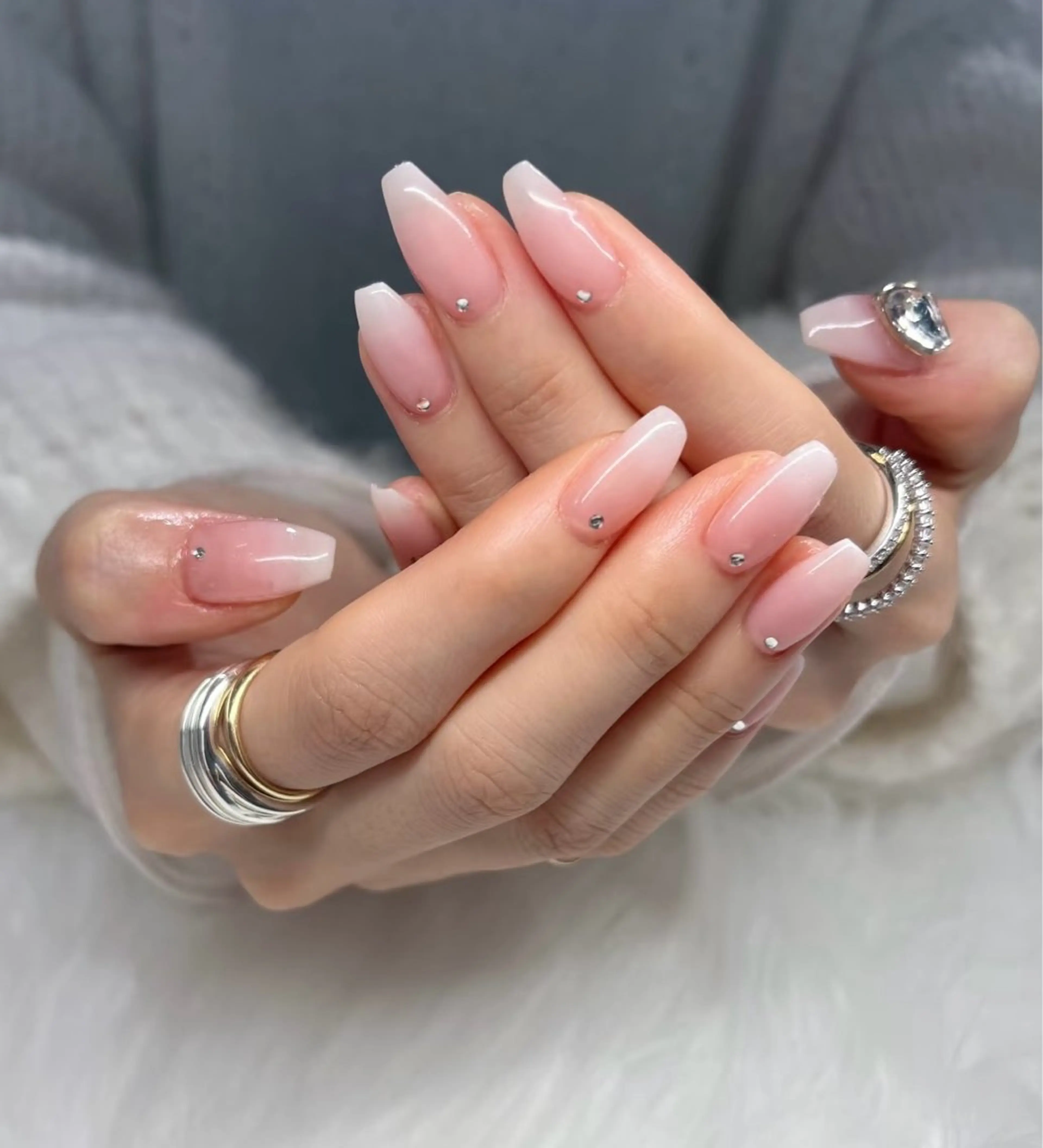 ネイル R's  Nail所属・LI KOのネイルデザイン