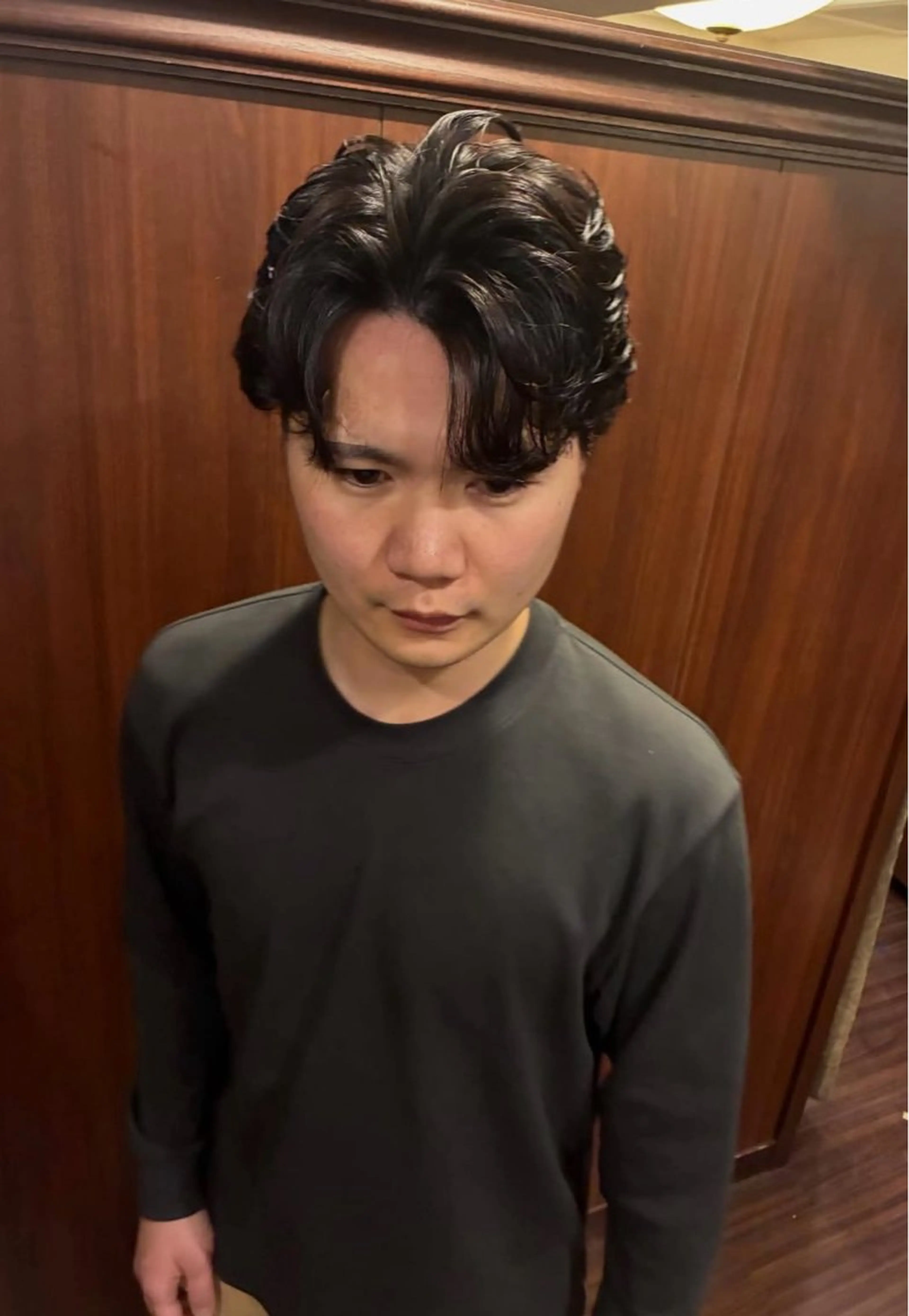 パーマ メンズ フェザーパーマ メンズパーマ ワガ カズマのヘアスタイル