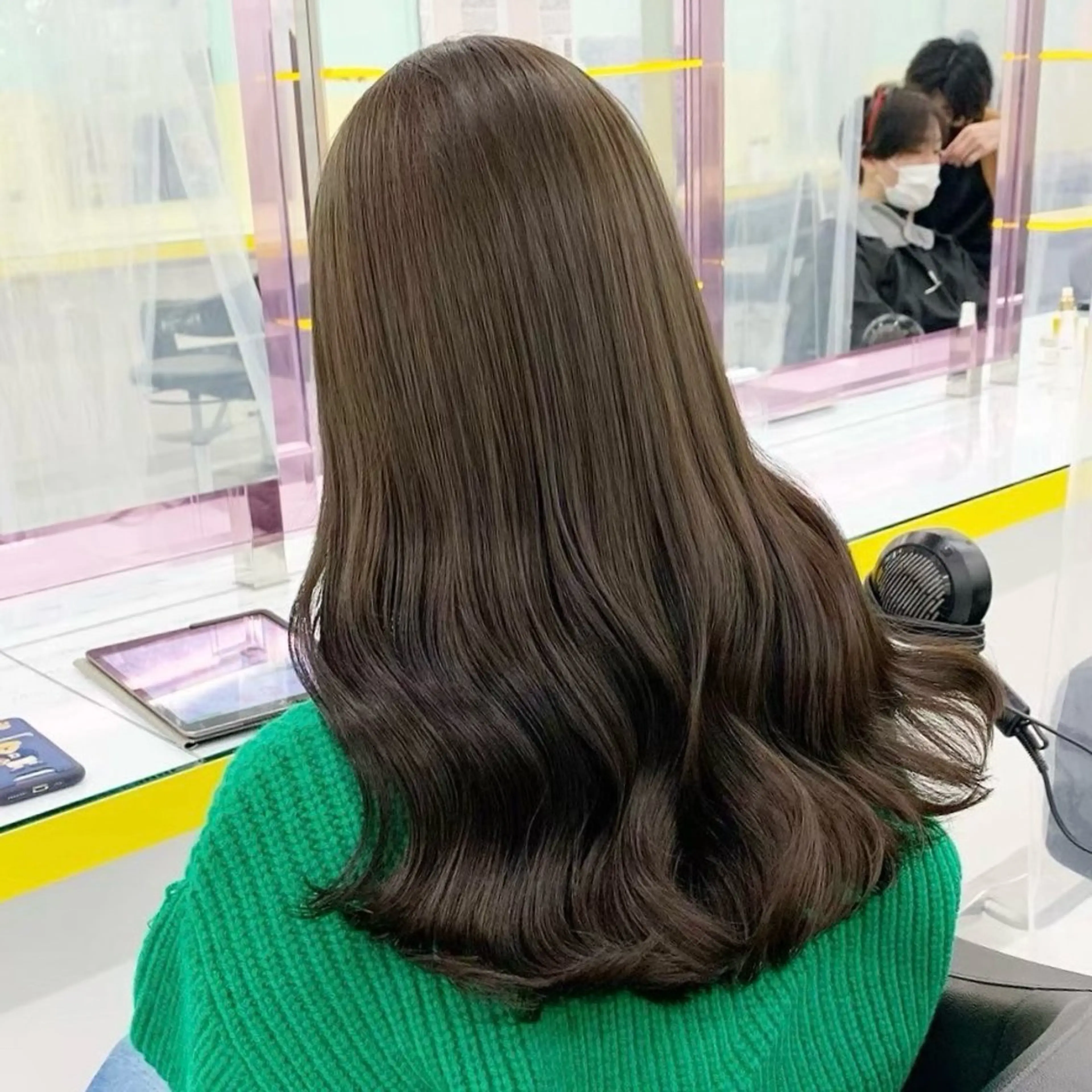 ロング カラー ヘアカラー トリートメント ヘッドスパ 韓国風艶髪🎀 暖色カラー🤍のヘアスタイル