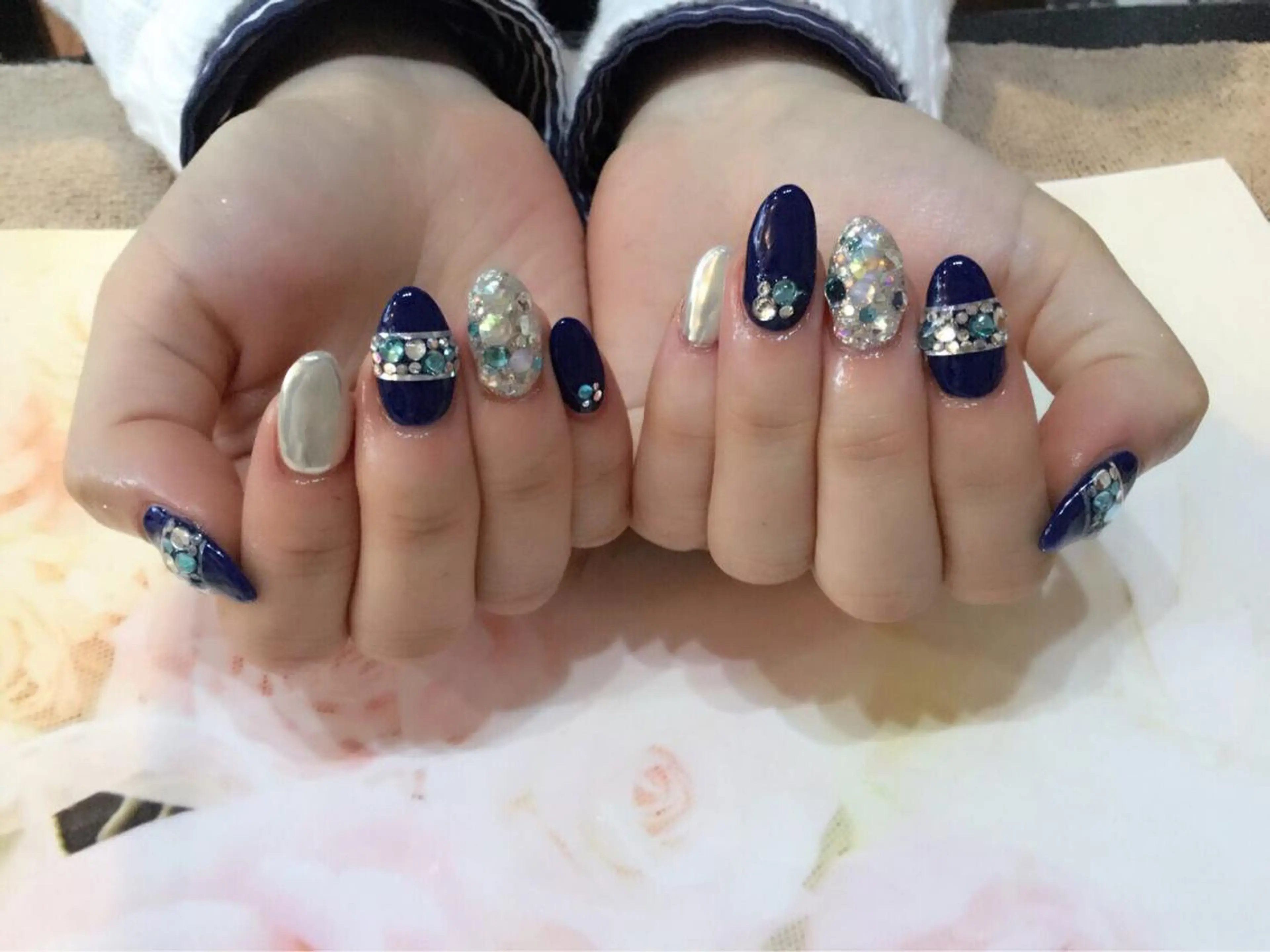 ネイル ミラーネイル ネイビー スカルプネイル a yakaのネイルデザイン