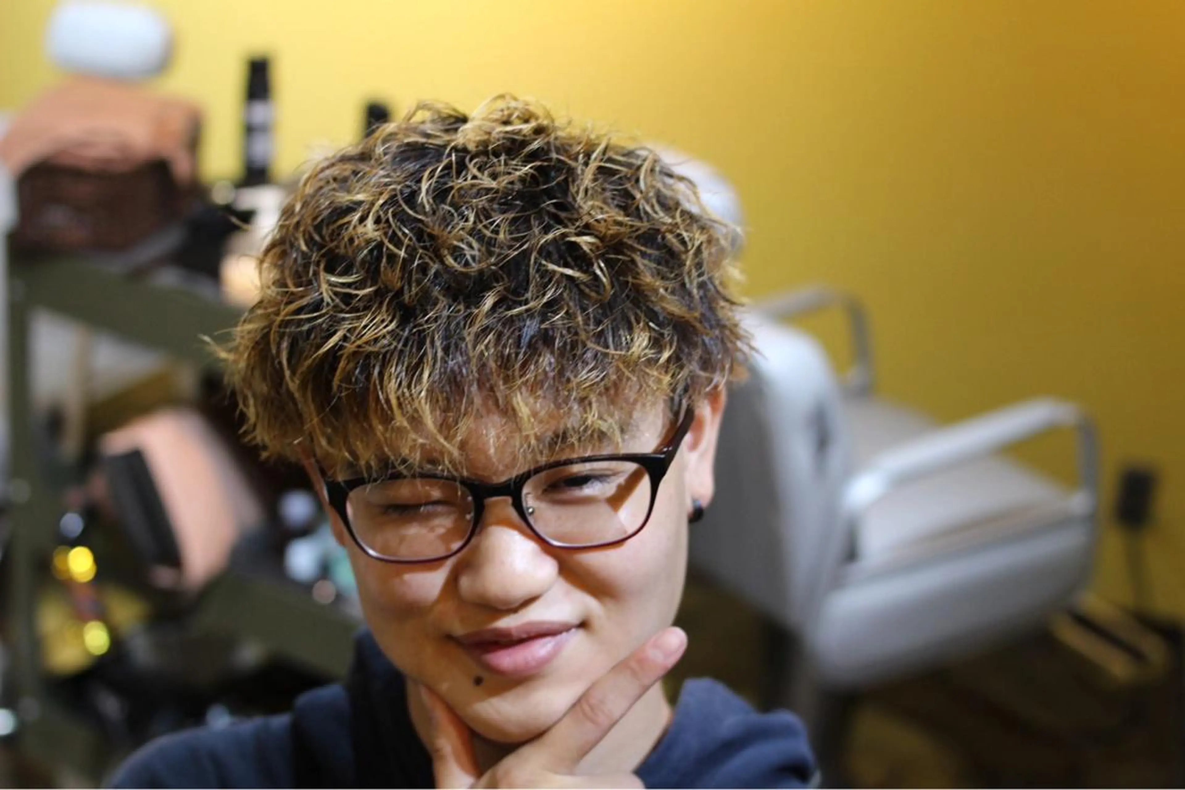 ショート パーマ メンズ フェードカット メンズパーマ スキンフェード メンズツイストパーマ 刈り上げ メンズカット/パーマ 福島区SOSOのヘアスタイル