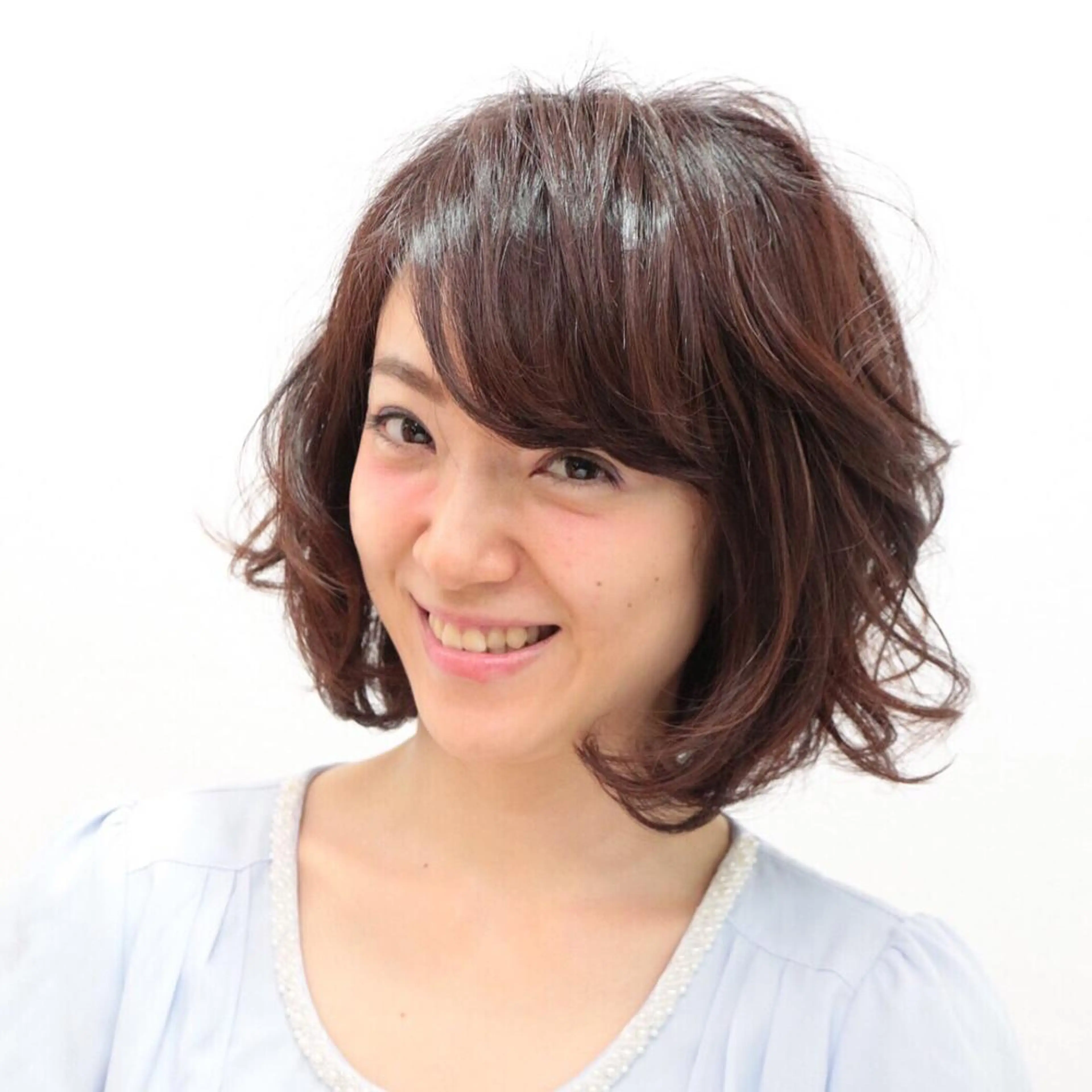 ミディアム 小林 伊織のヘアスタイル