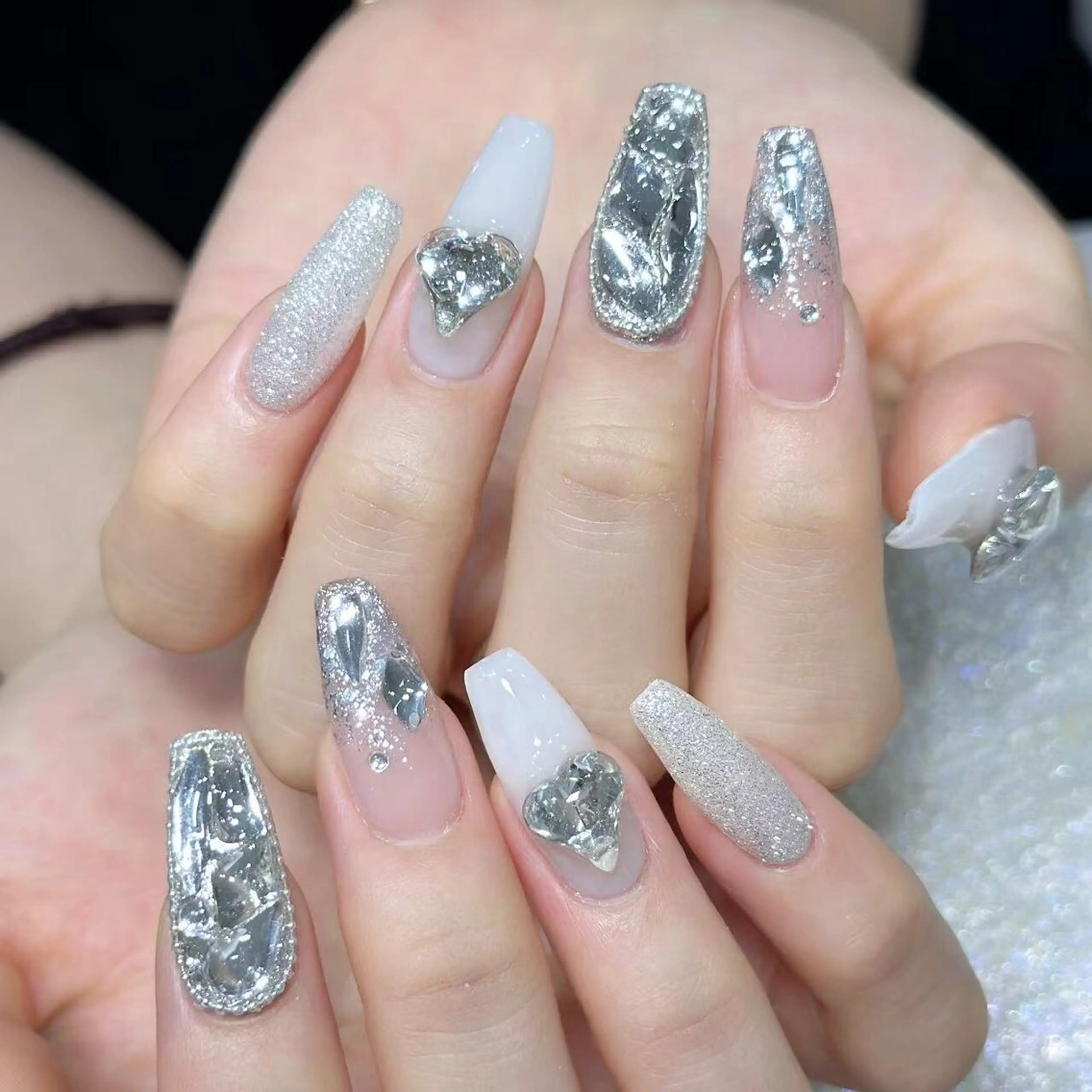 ネイル ハンドネイル Queens テイのネイルデザイン