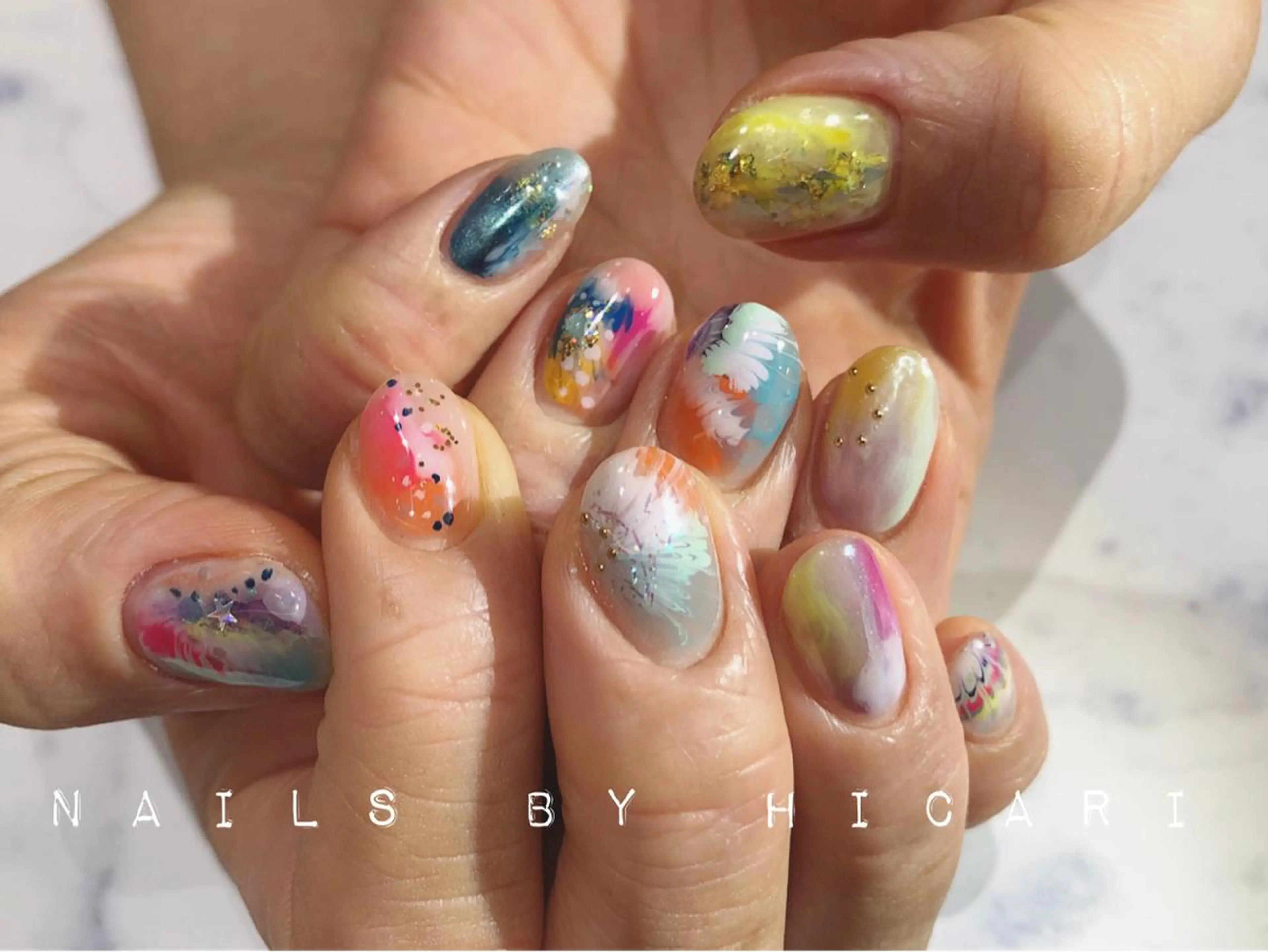 ショート カラー ネイル マツエク・マツパ ハンドネイル illum hicariのネイルデザイン