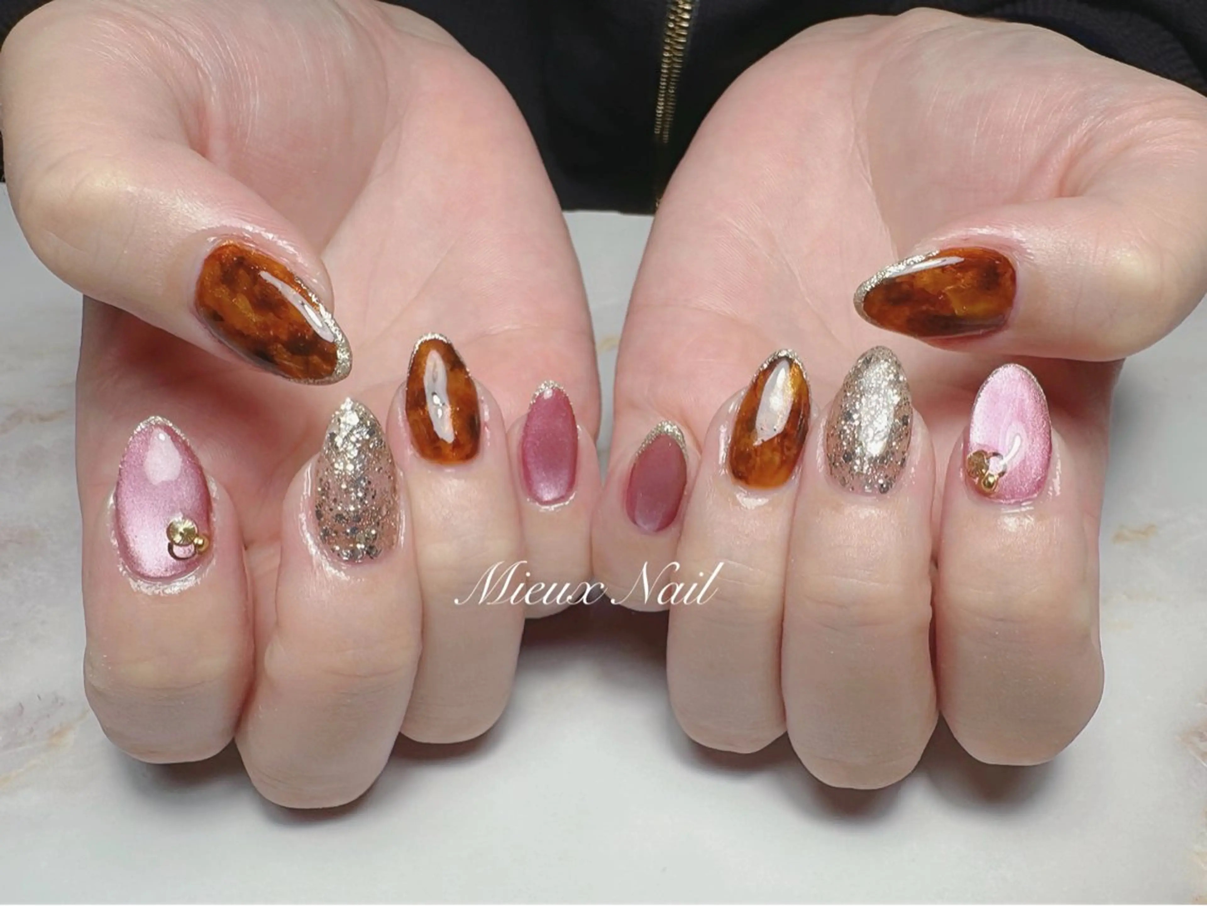 ネイル ハンドネイル 市川 麻衣子のネイルデザイン