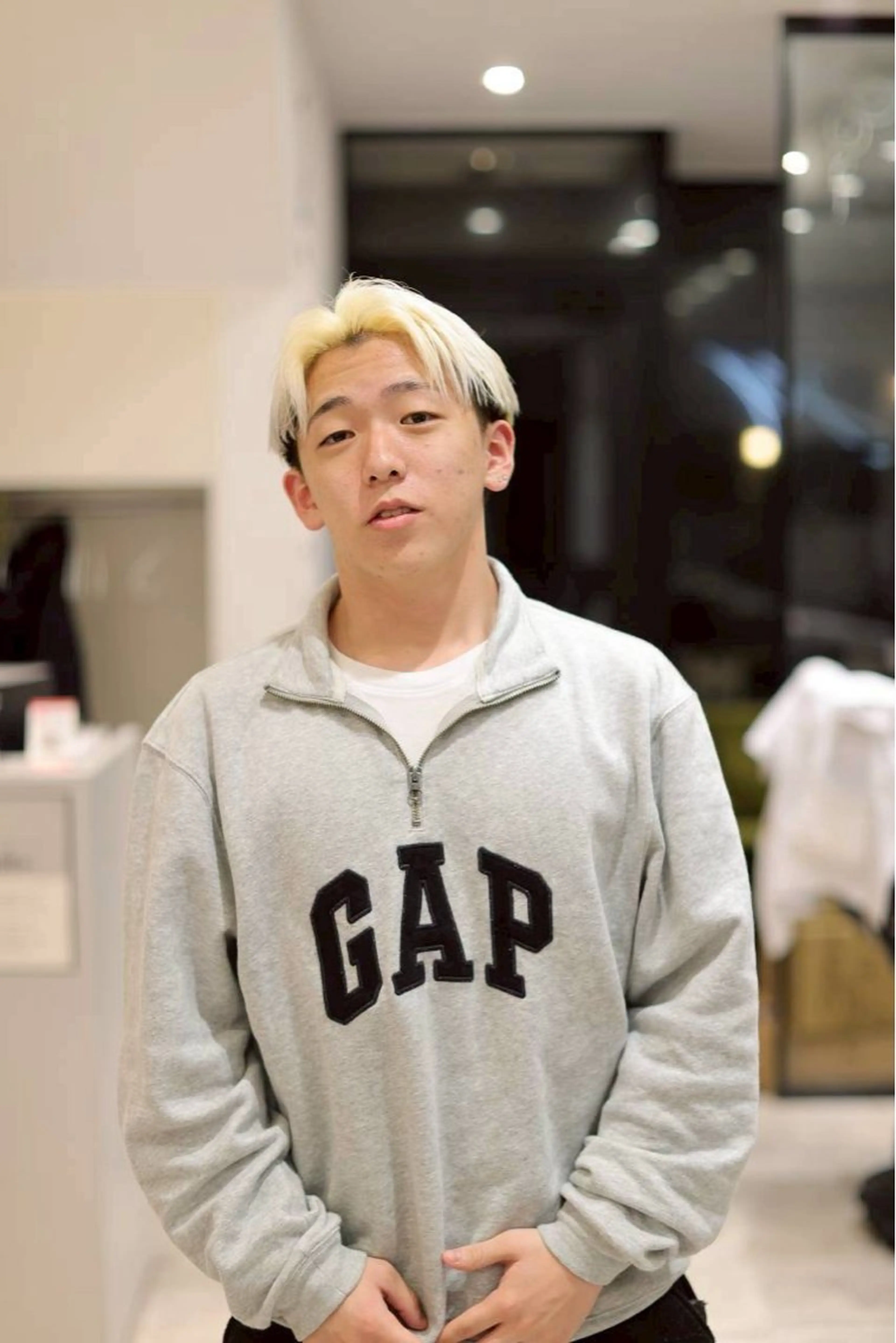 ミディアム カラー メンズ メンズブリーチ メンズハイトーン 学生（メンズ向け） ブリーチ ハイトーンカラー カット ヘアカラー メンズカット✂️/ パーマ🪢/金敷幸作のヘアスタイル