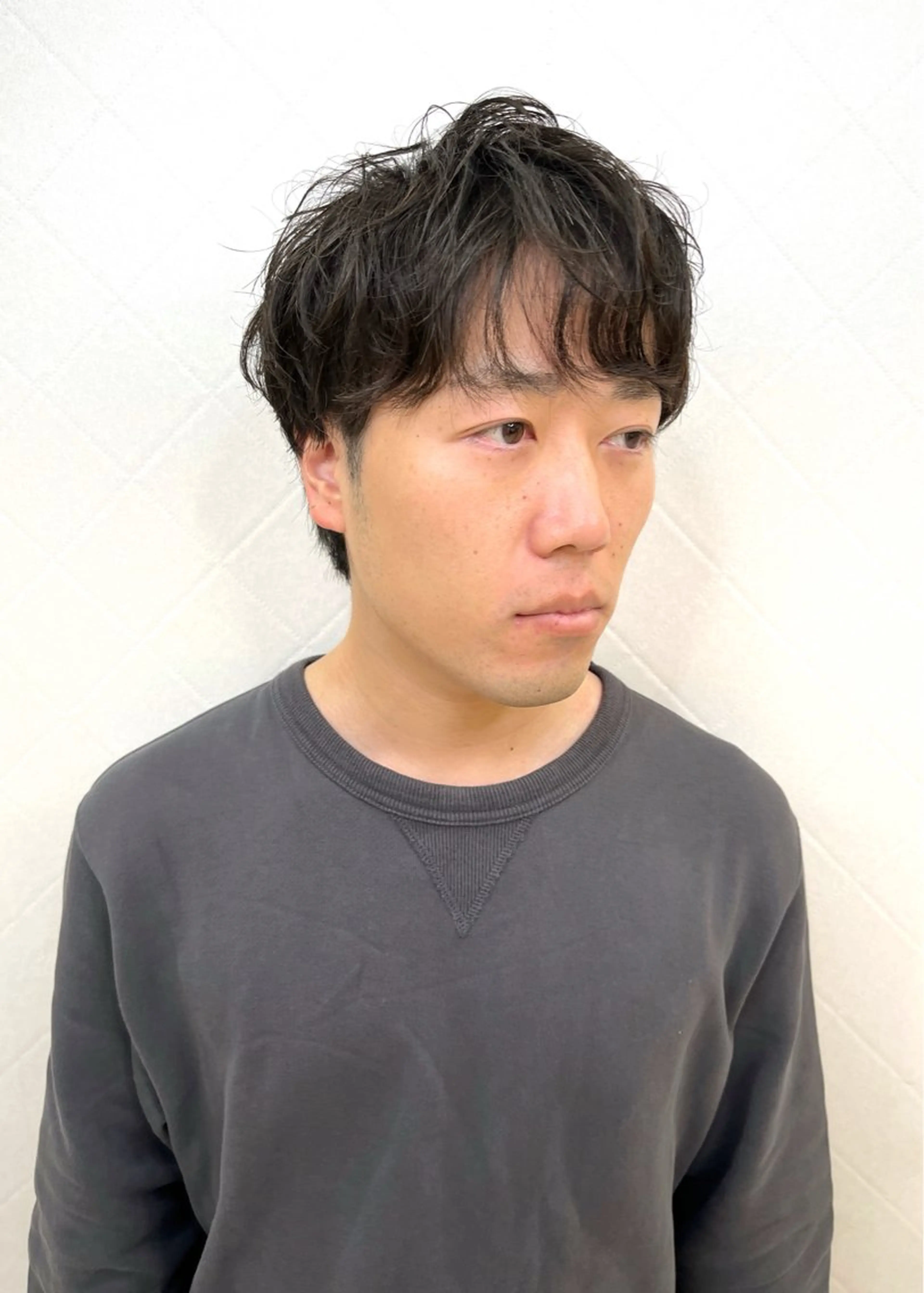 ショート パーマ メンズ マッシュ メンズパーマ メンズショート ショートヘア ニュアンスパーマ 顔周りレイヤー／ 似合わせ／古津遼平のヘアスタイル