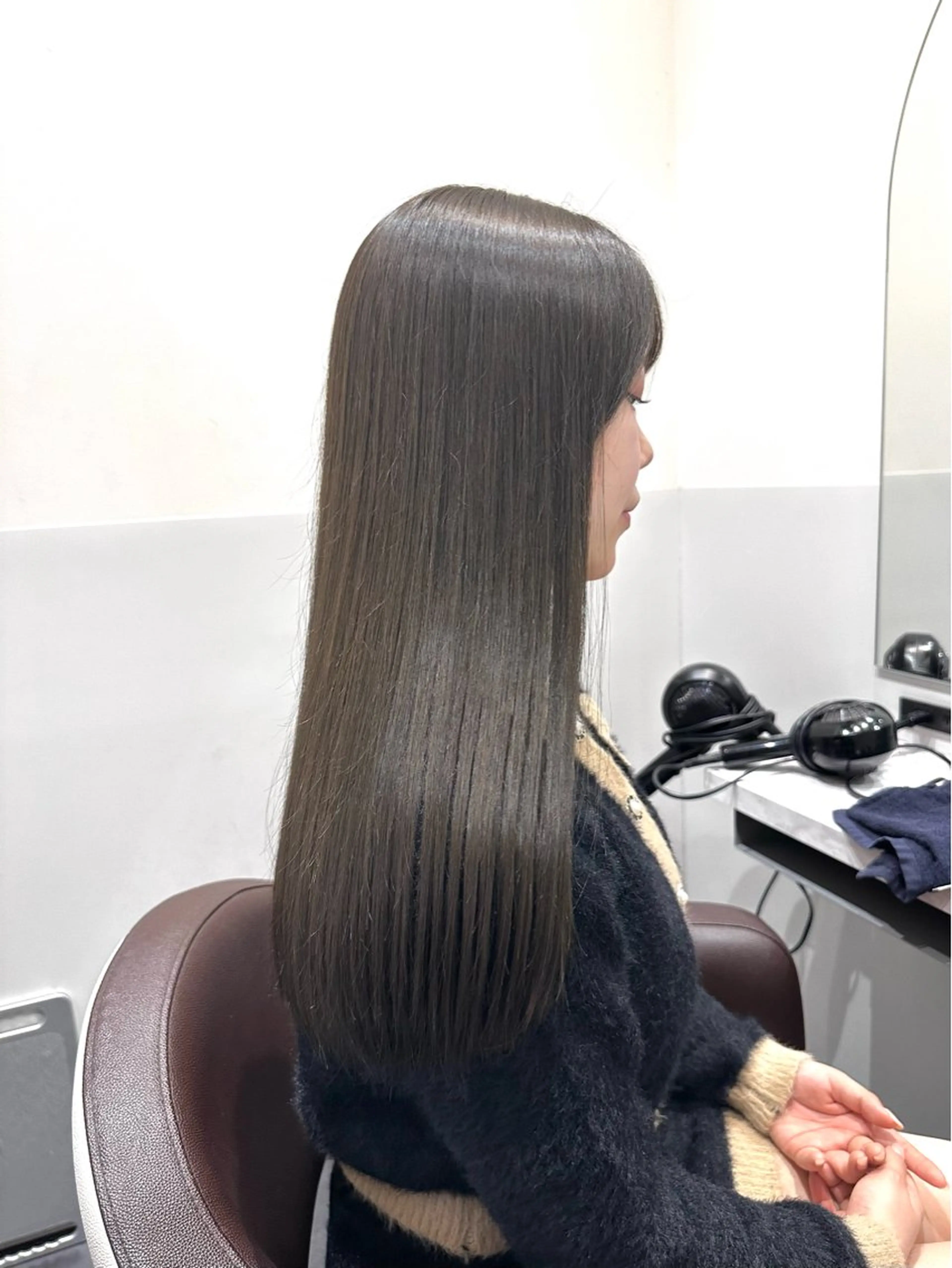 ロング カラー ベージュカラー ブリーチ ブリーチなしカラー オリーブベージュ LUMO所属・矢野 晃平のヘアスタイル