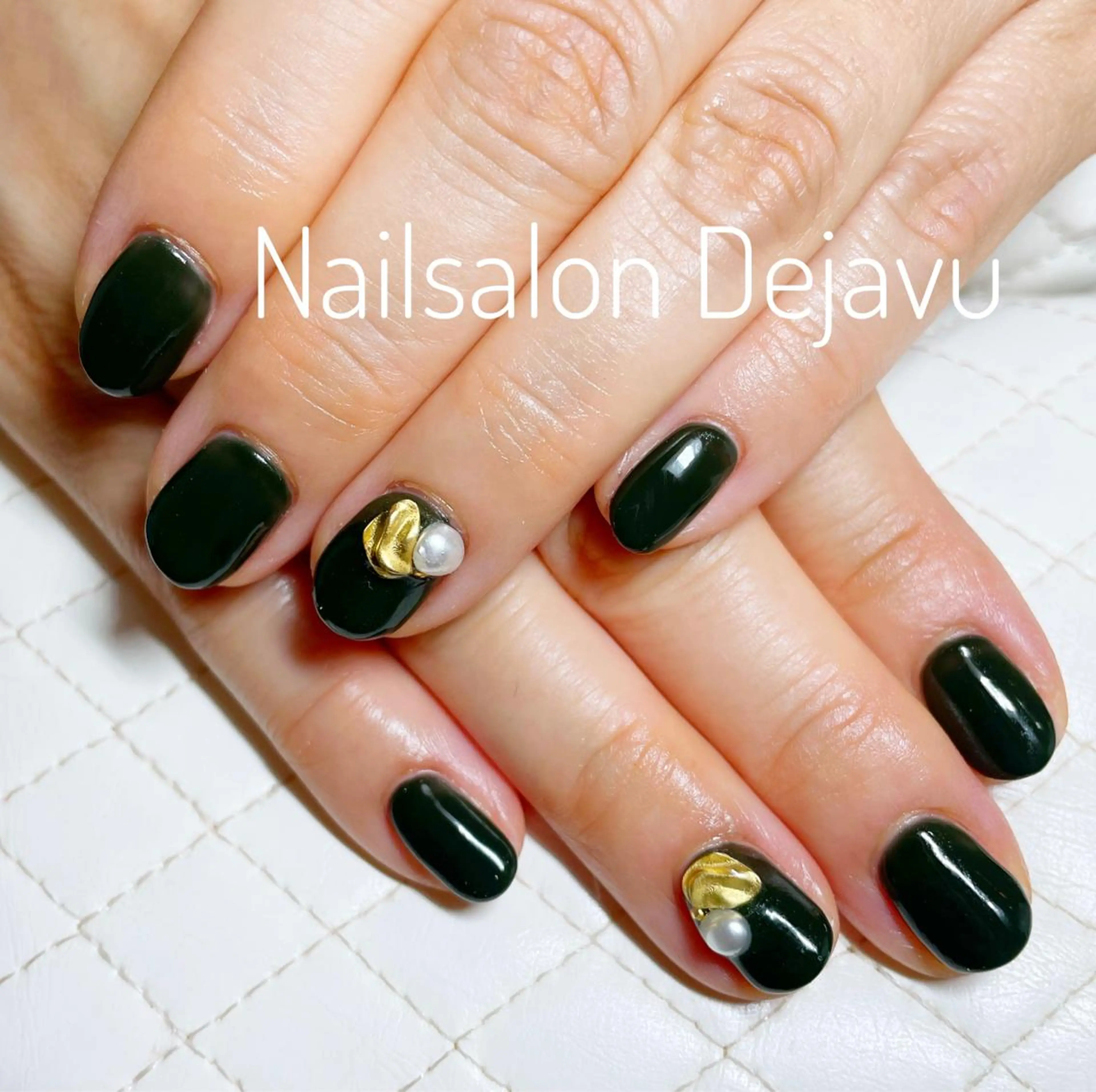 ネイル アートネイル ワンカラーネイル ストーンネイル ハンドネイル Dejavu所属・Nail salon Dejavu 🌿のネイルデザイン