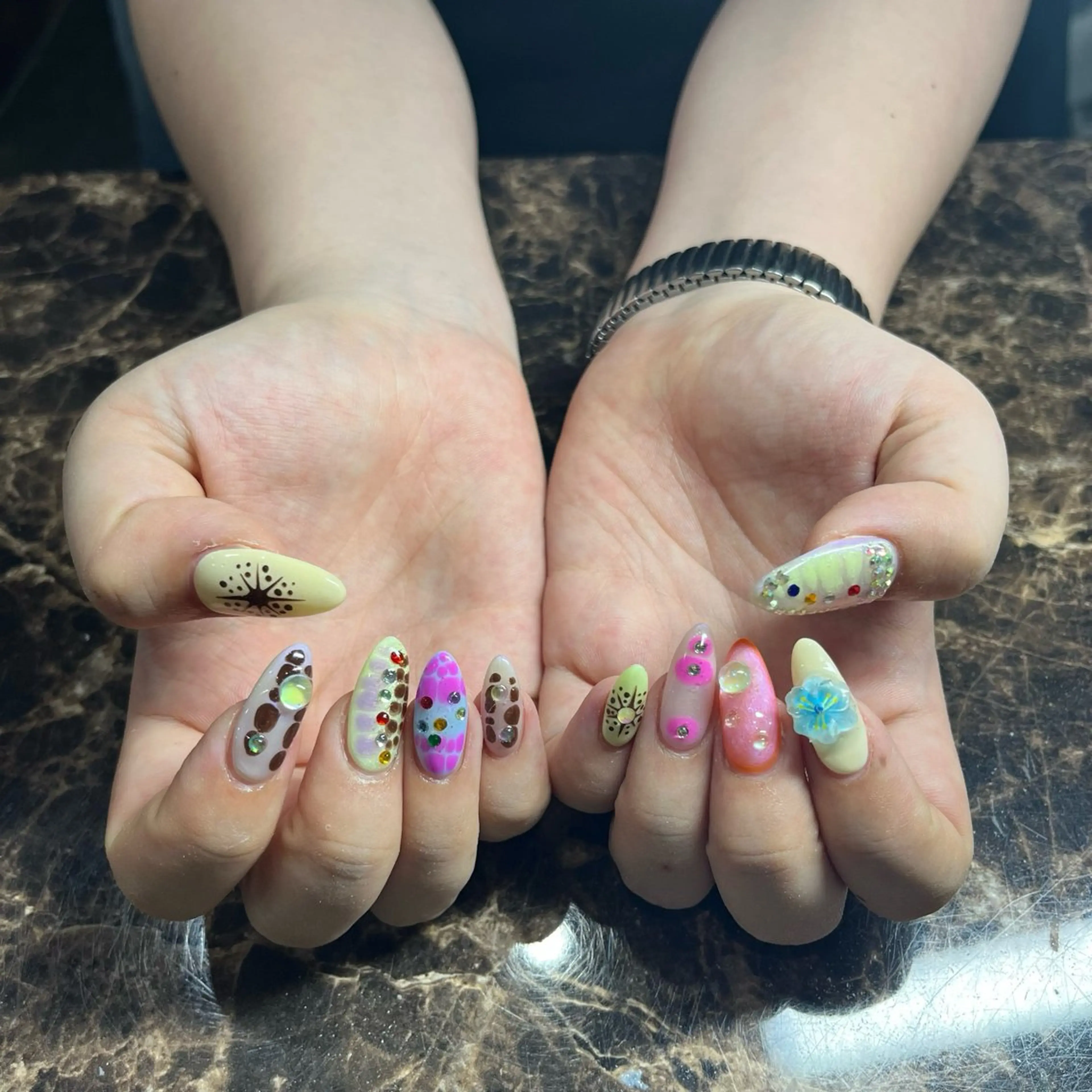 ネイル ハンドネイル IROHA nail 有美のネイルデザイン