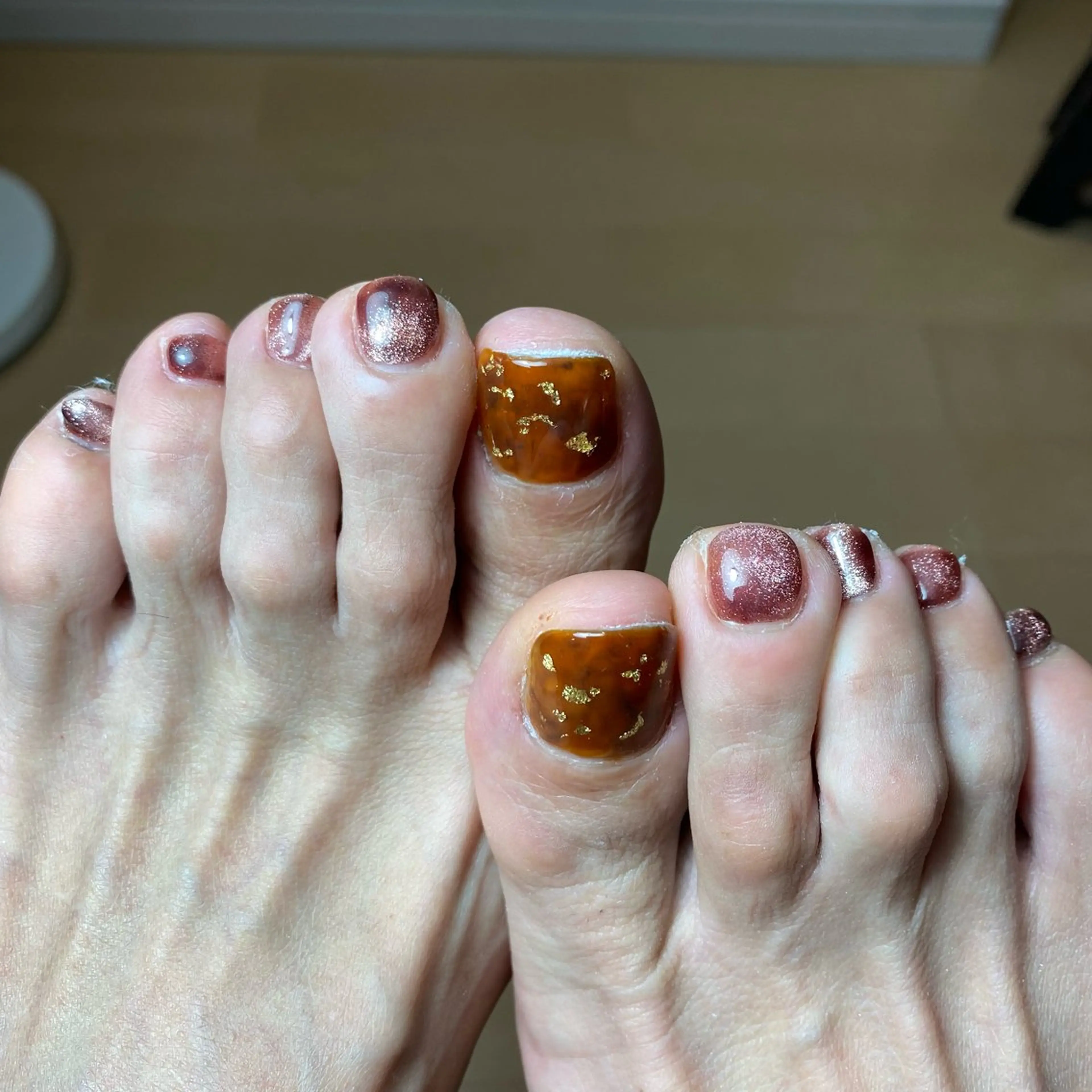 ネイル べっ甲ネイル フットネイル マグネットネイル フットネイル COCO+所属・COCO +のエステ・リラクイメージ