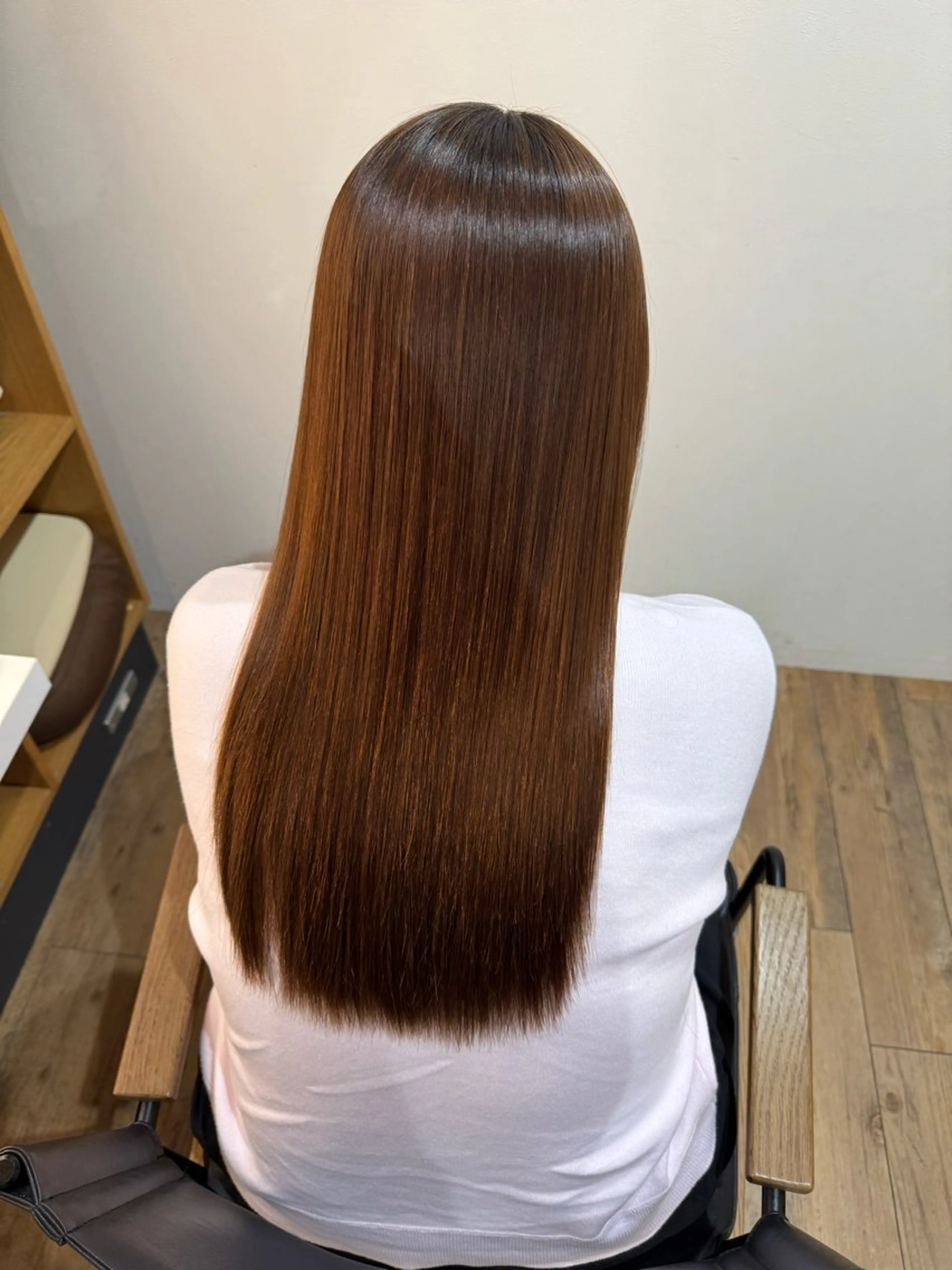 セミロング カット 縮毛矯正 トリートメント afloatkobe所属・美髪/髪質改善 川口凌弥のヘアスタイル