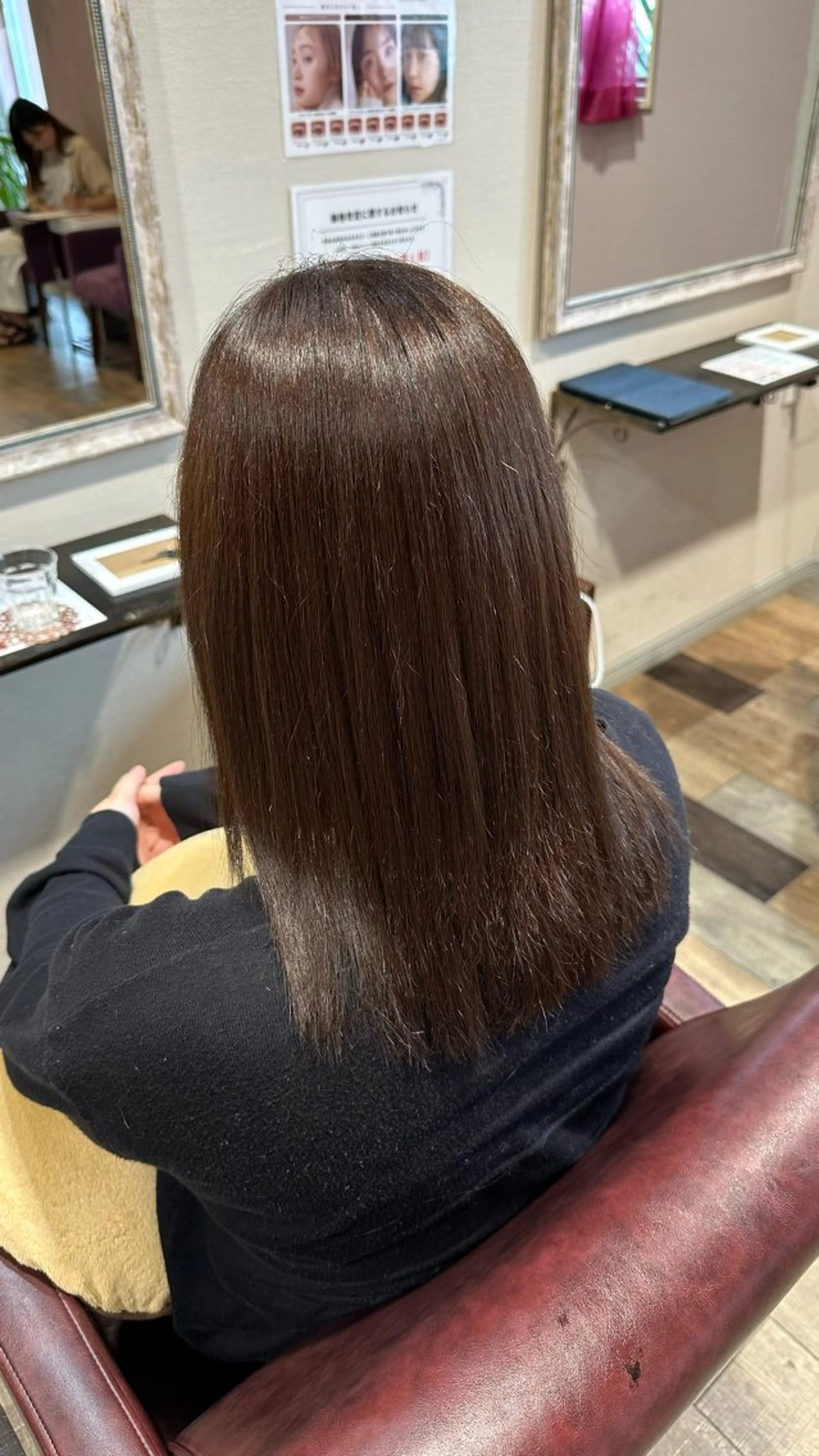 セミロング なつき/ 艶カラー/縮毛矯正のヘアスタイル