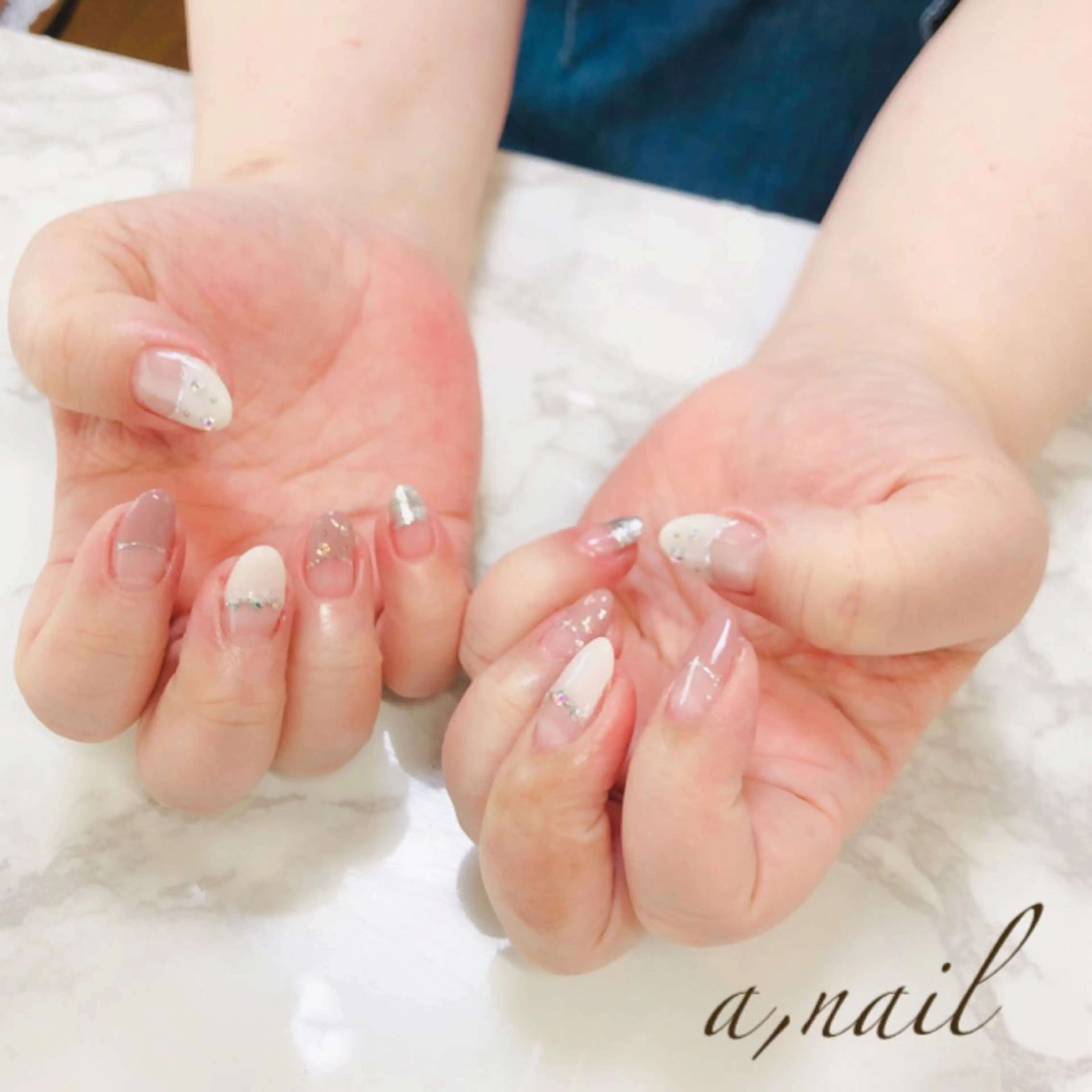 ネイル フットネイル フレンチネイル ラメ(グリッター) ニュアンスネイル オフィスネイル ハンドネイル ネイルサロン エーネイルのネイルデザイン