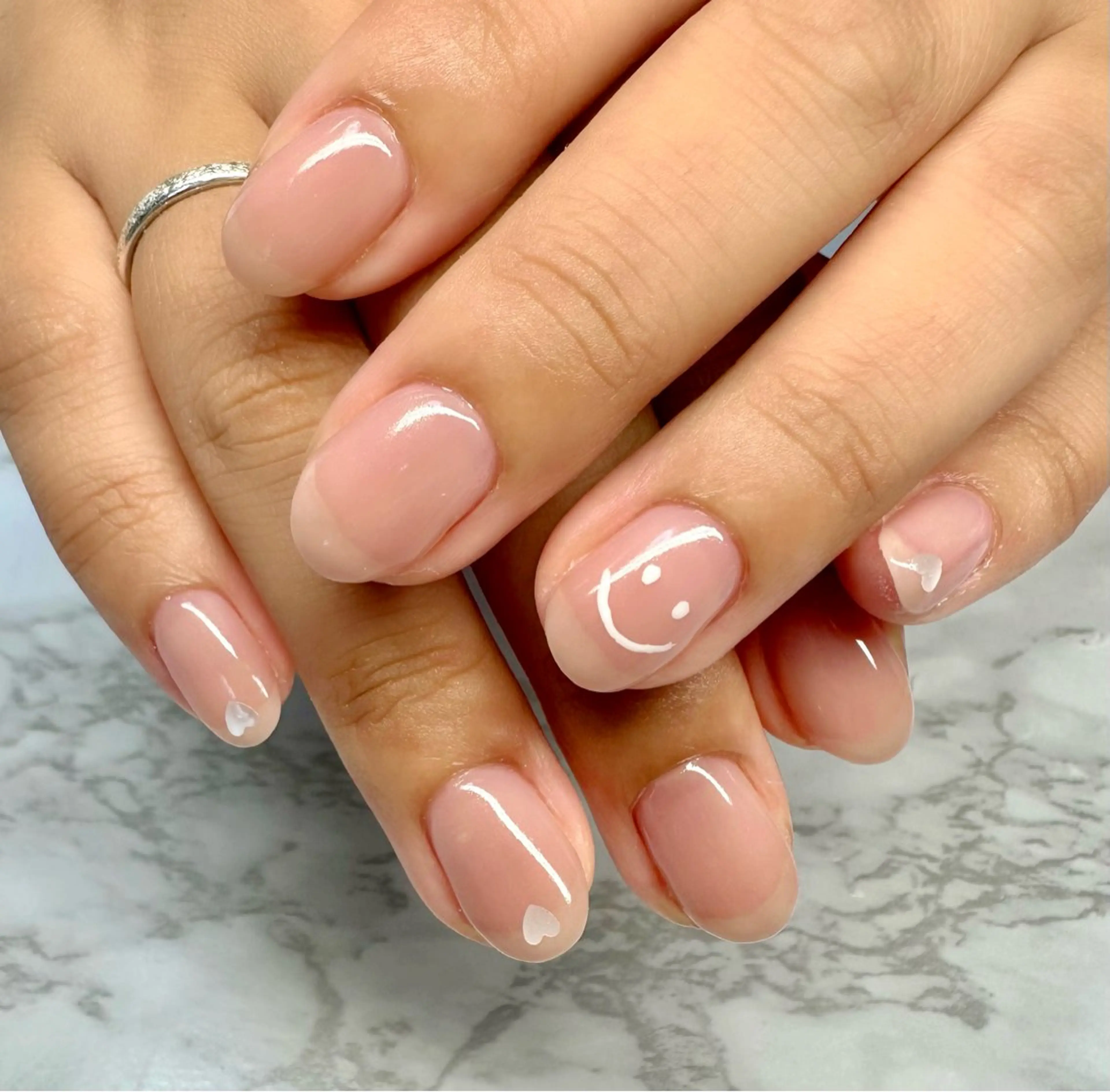 ネイル オーロラネイル ワンカラーネイル 夏ネイル M.N_ nailのネイルデザイン