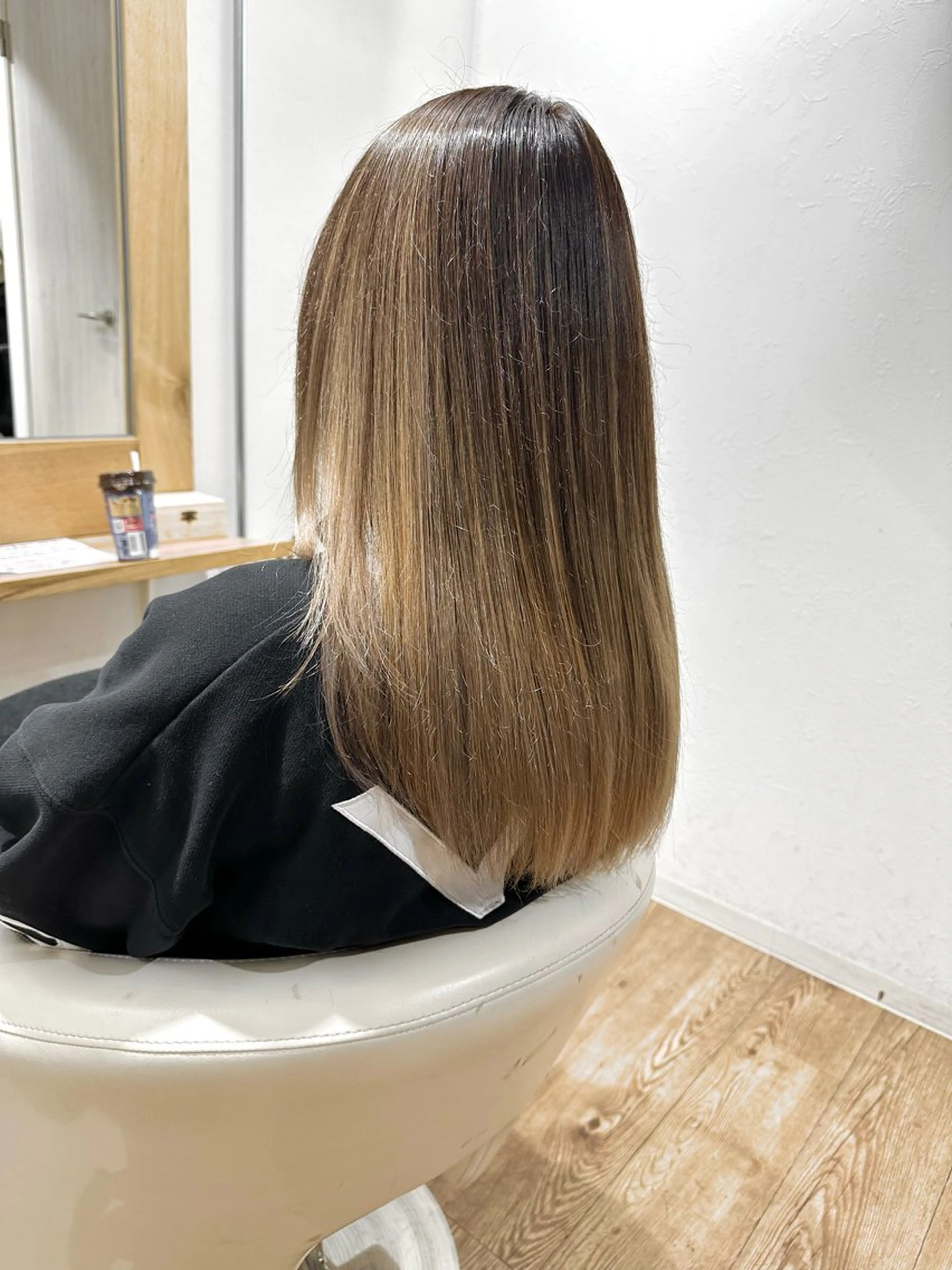ロング カラー ヘアアレンジ バレイヤージュ グレージュ ミルクティーグレージュ レイヤーカット カット ヘアカラー SALOWIN京都河原町Suite店所属・外国人風レイヤー/ ハイトーンSHUのヘアスタイル