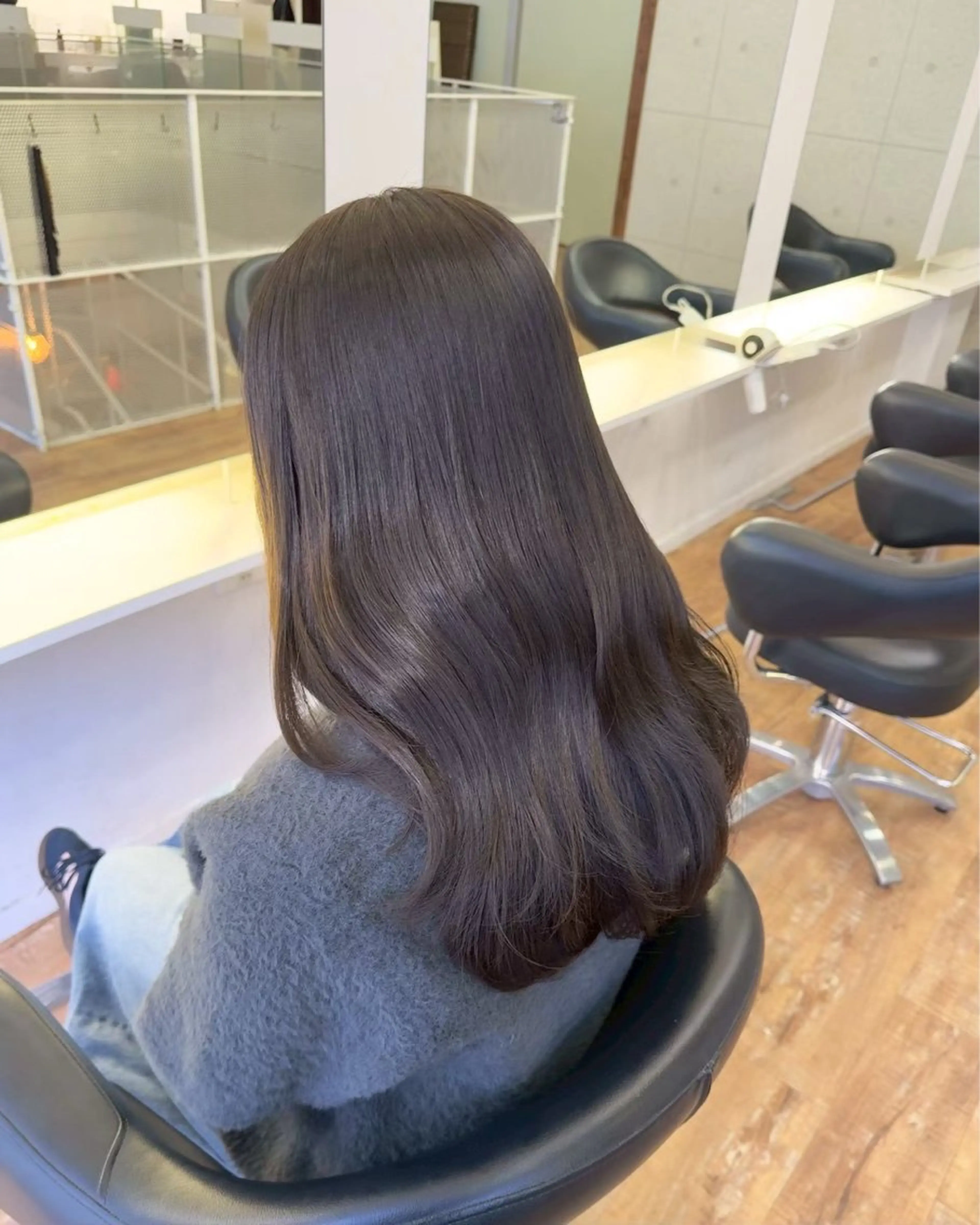 カラー Hip's eyes meiのヘアスタイル