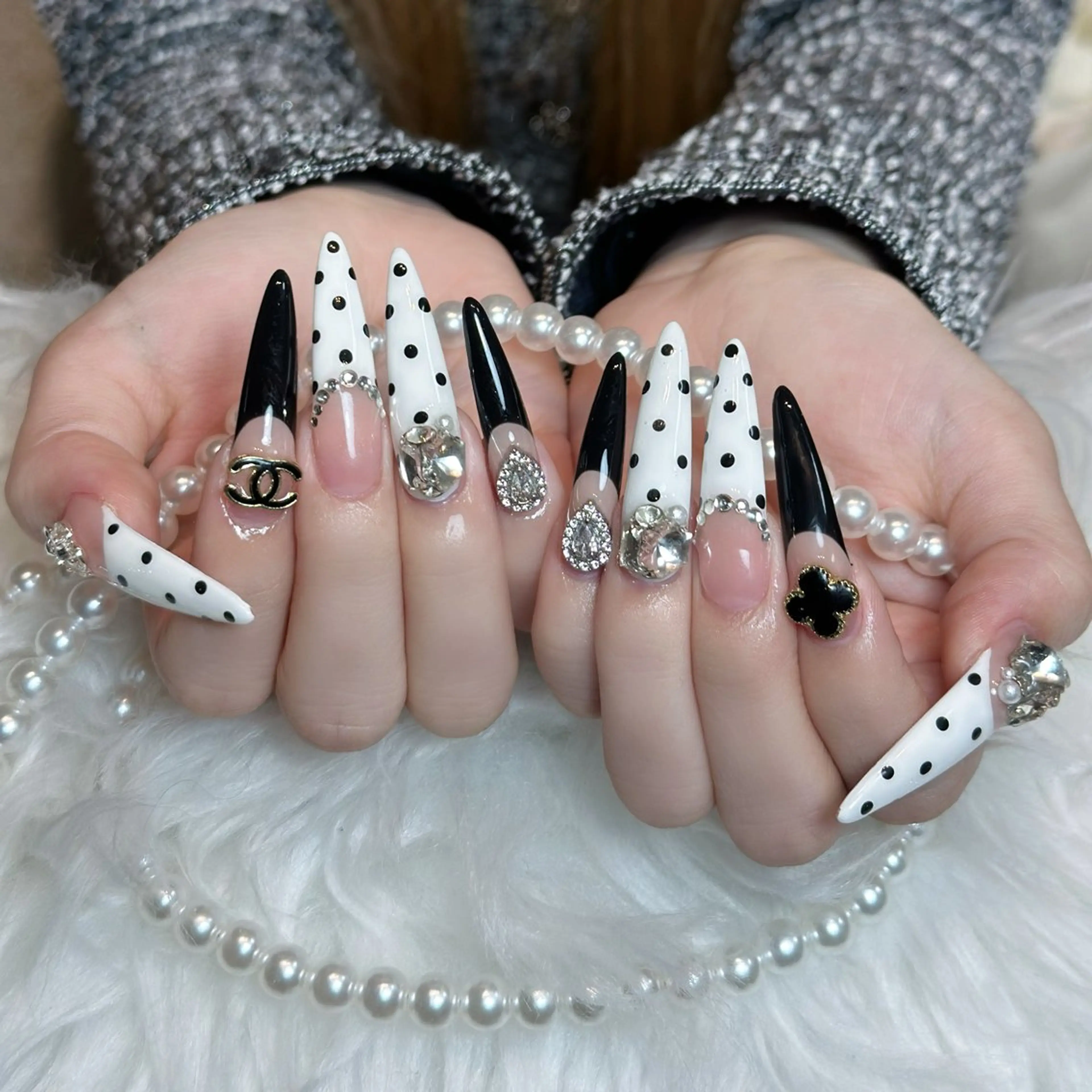 ネイル オーロラネイル ボルドー ブラウン 氷ネイル・うるうるネイル キラキラネイル ハンドネイル Julli NailStudioのネイルデザイン