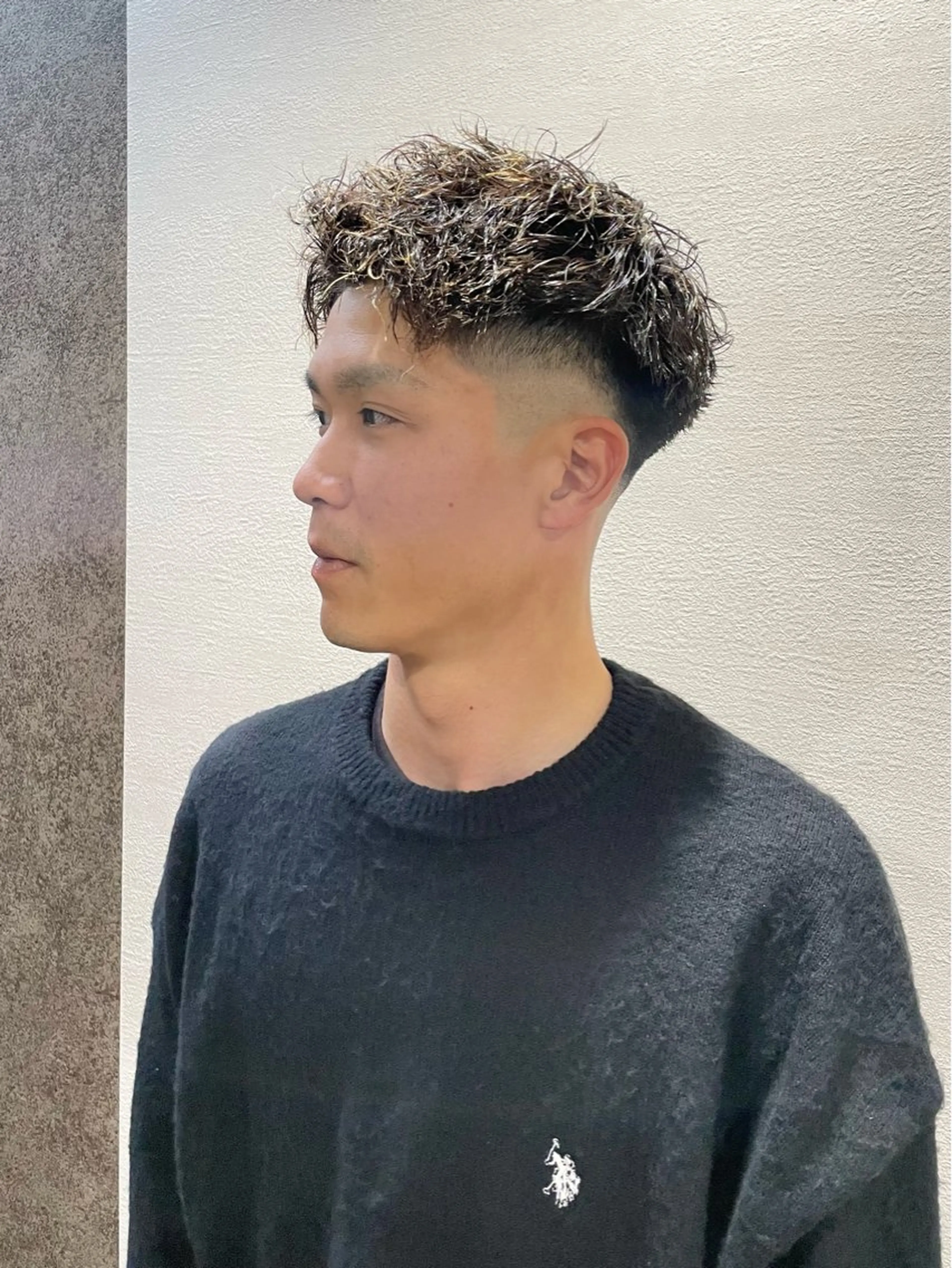 ショート パーマ メンズ フェードカット grAt所属・森 真伊希のヘアスタイル