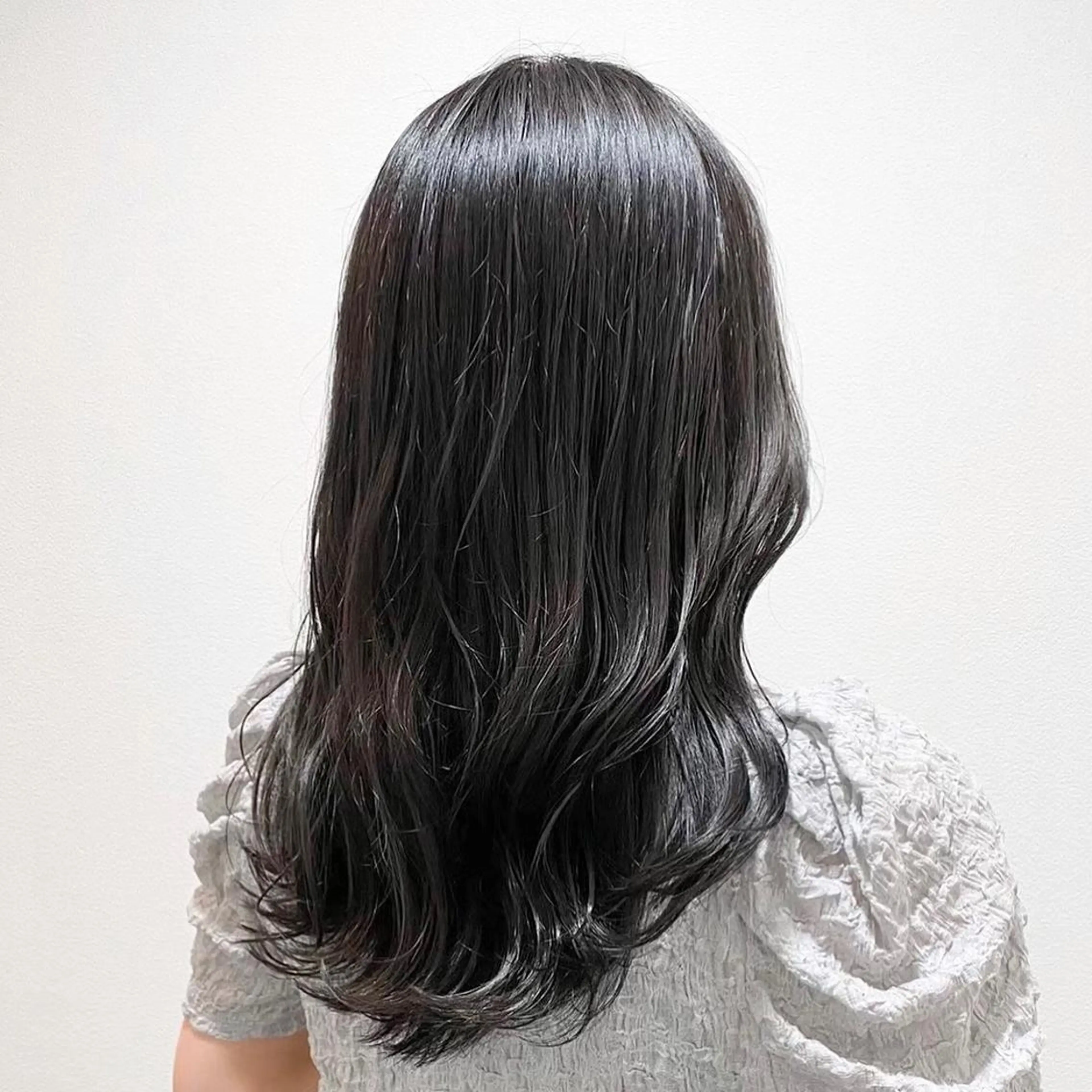 セミロング カラー ブリーチ ケアブリーチ ダブルカラー イヤリングカラー ハイライトカラー 神戸ボブ✂️ ioe三宮/田 伸佳のヘアスタイル