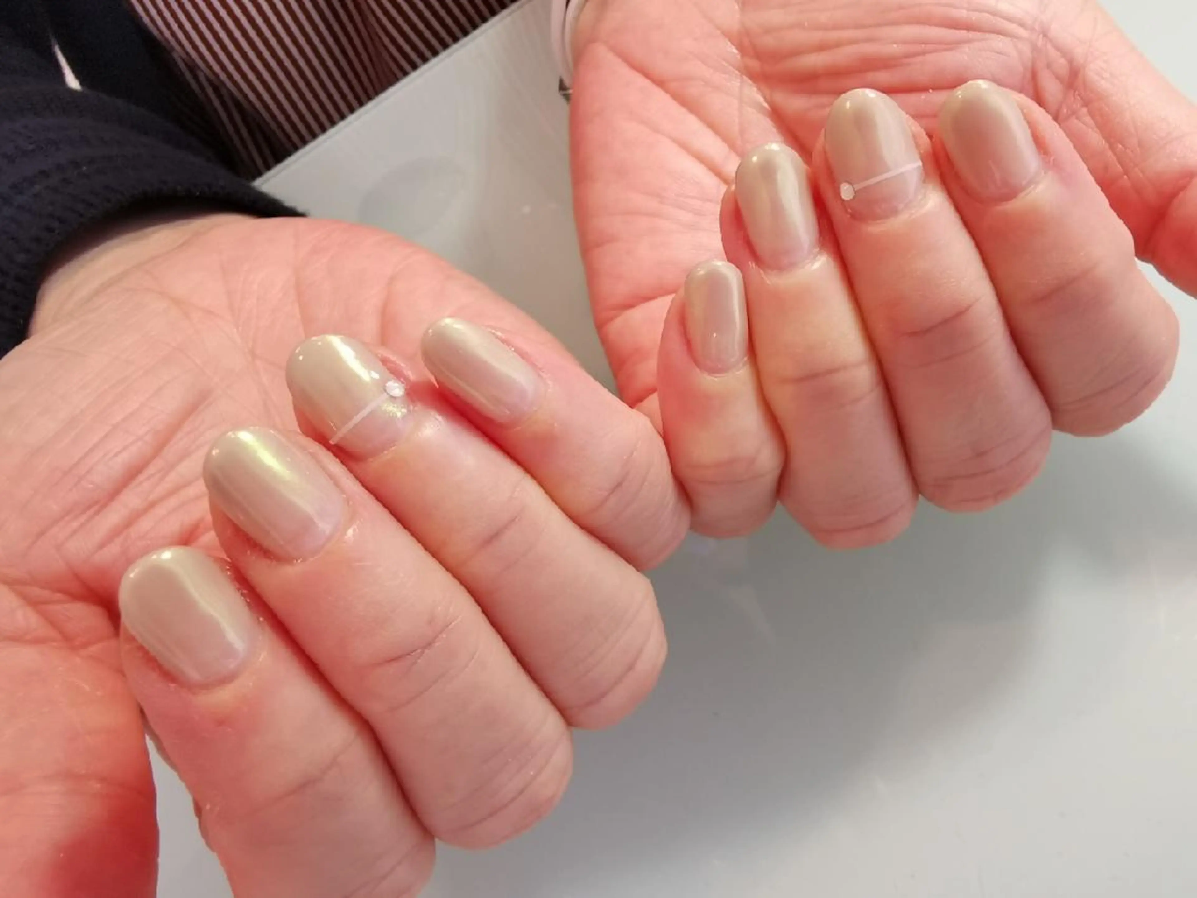 ネイル カラー ベージュカラー ミラーネイル 人気エリア💖完全個室【ルリエ】所属・ネイルサロン Lelienルリエのネイルデザイン