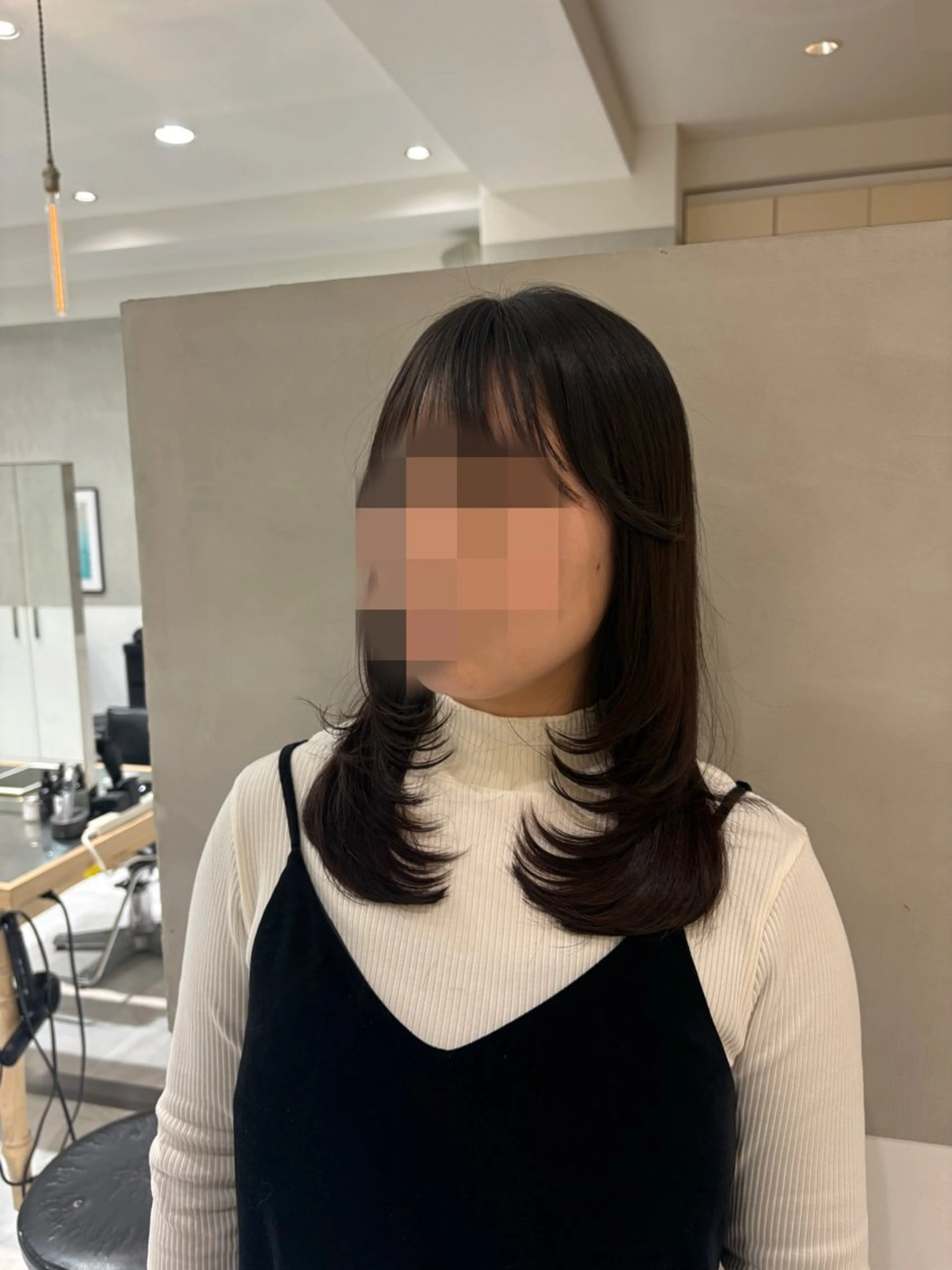 セミロング レイヤーカット ⠀アヤラ 🩶レイヤーカットのヘアスタイル