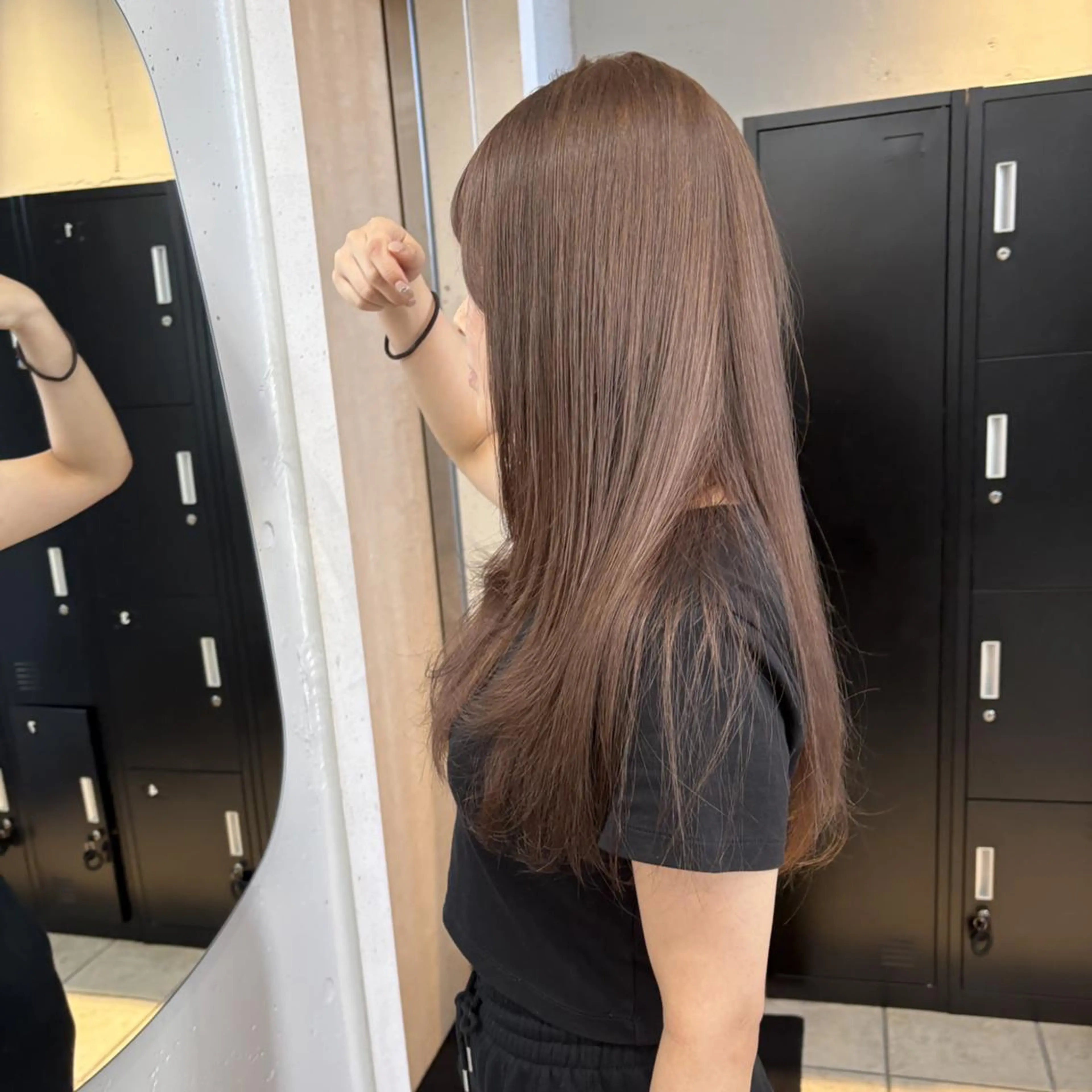 カラー セミロング ベージュカラー 透明感カラー ヘーゼル ヘアカラー トリートメント 韓国ヘアー♡🇰🇷 江藤　桜のヘアスタイル