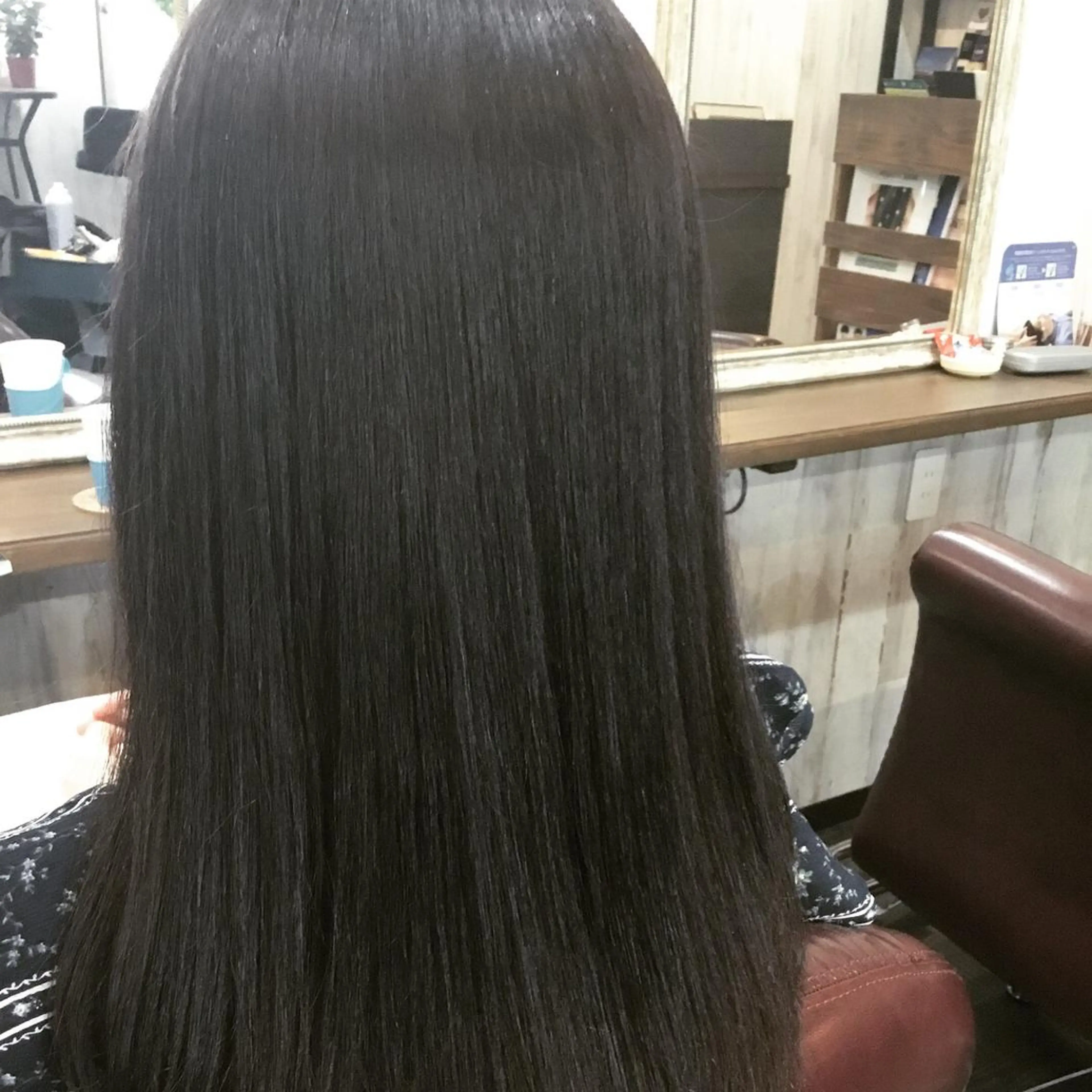 セミロング カラー パーマ 金崎 新吾のヘアスタイル