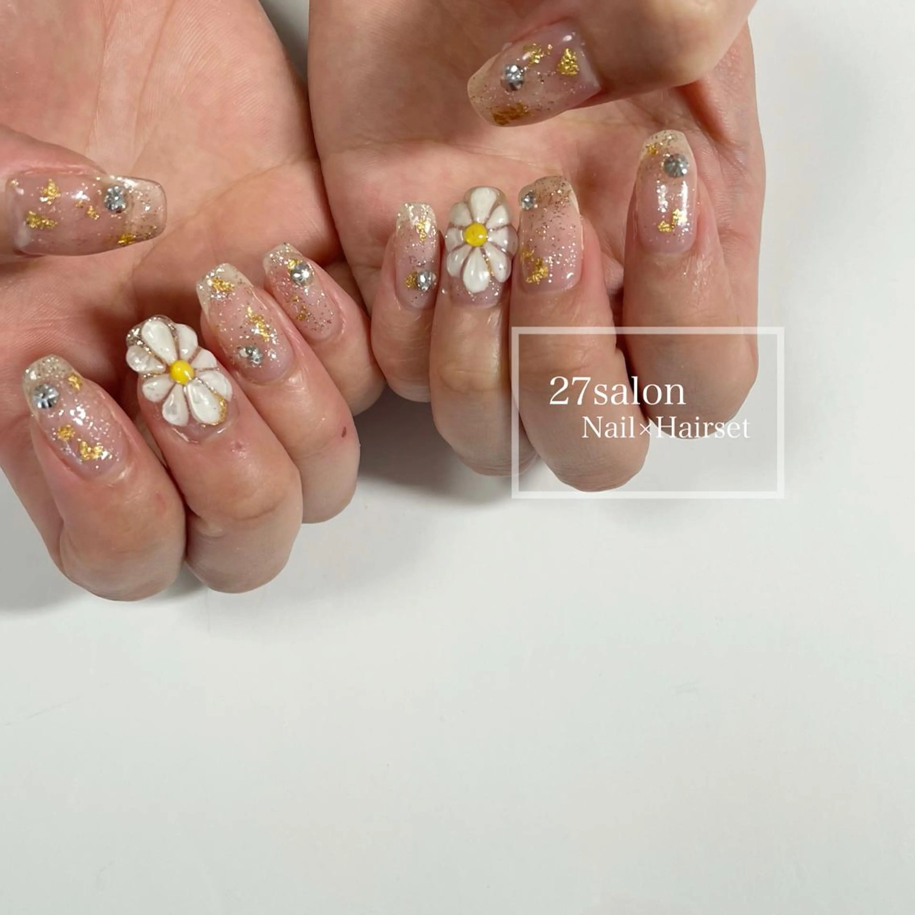 ネイル フラワーネイル キラキラネイル ぷっくりネイル 27salon yuinaのネイルデザイン