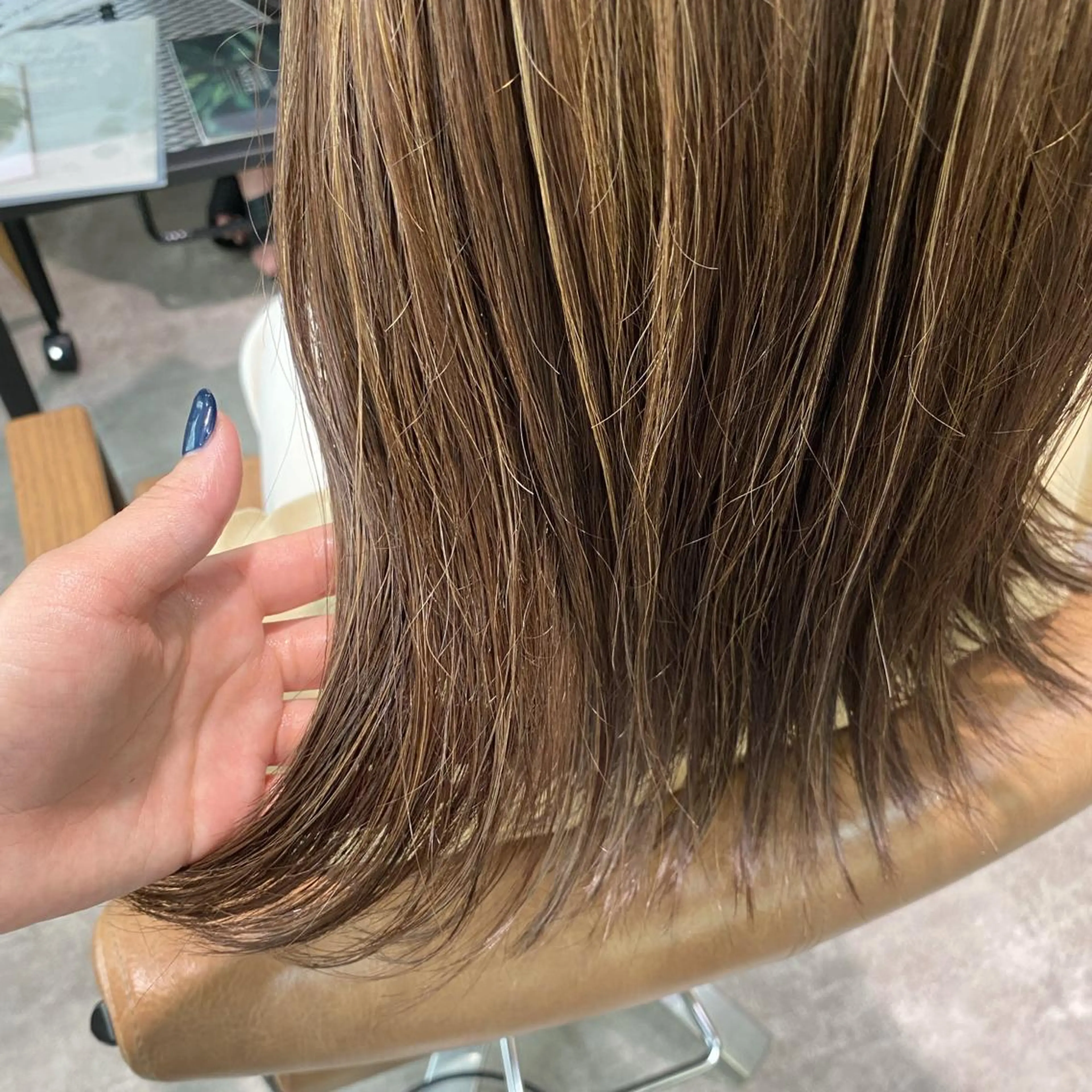 ミディアム ハイライト ヘアカラー 大久保 優香のヘアスタイル