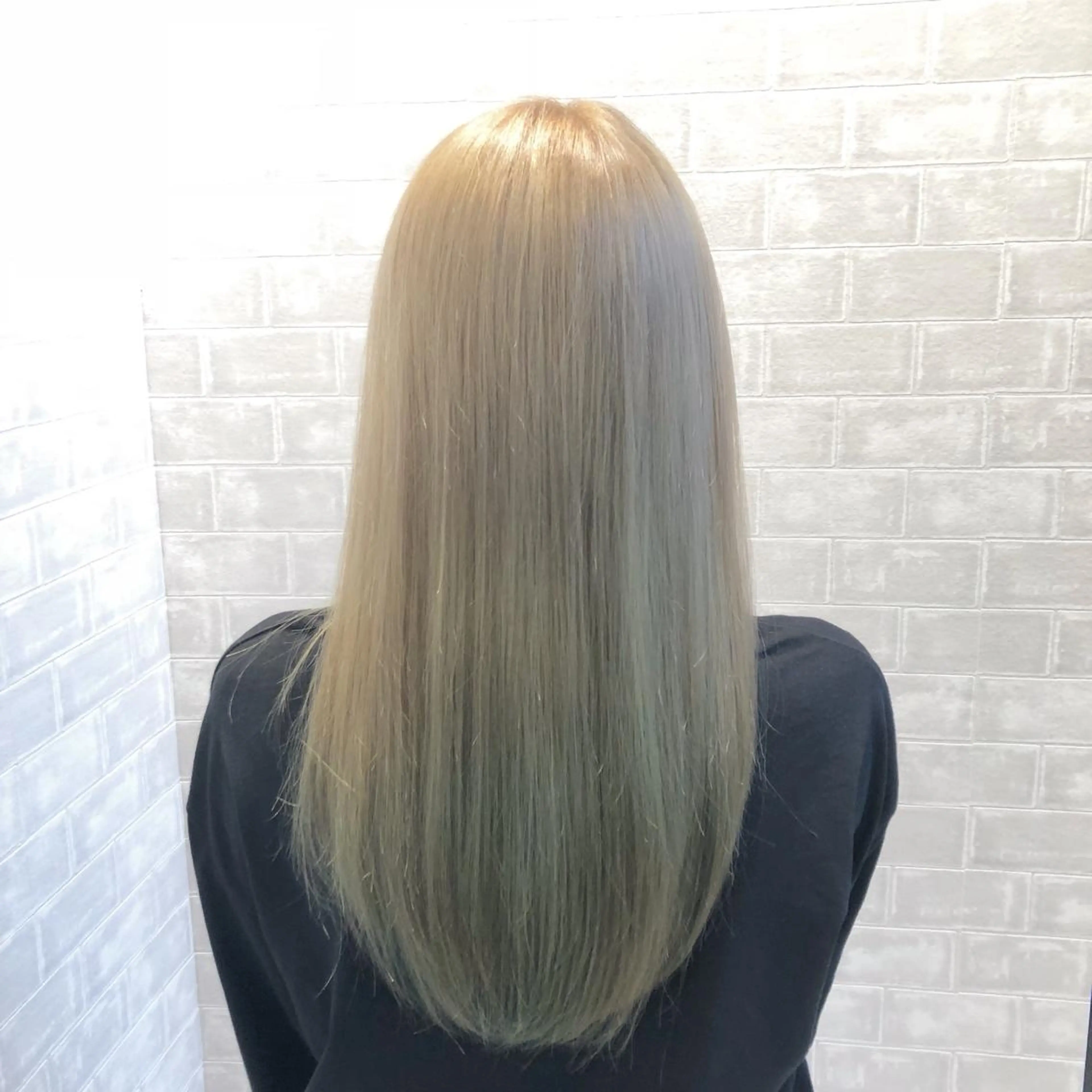 セミロング カラー 飯田 祥哉のヘアスタイル