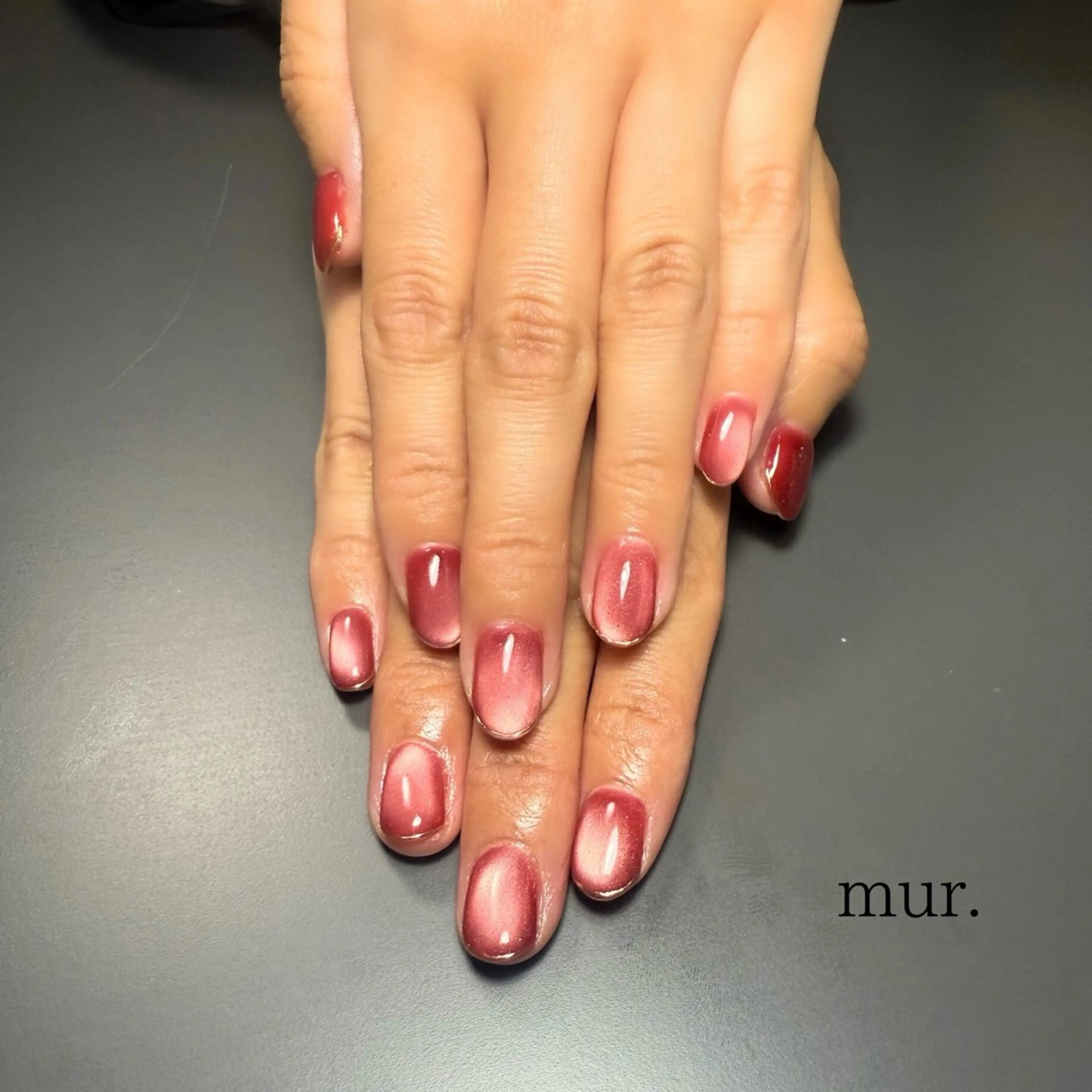 ネイル マグネットネイル 赤色 nail salon　mur.所属・mur. harukaのネイルデザイン