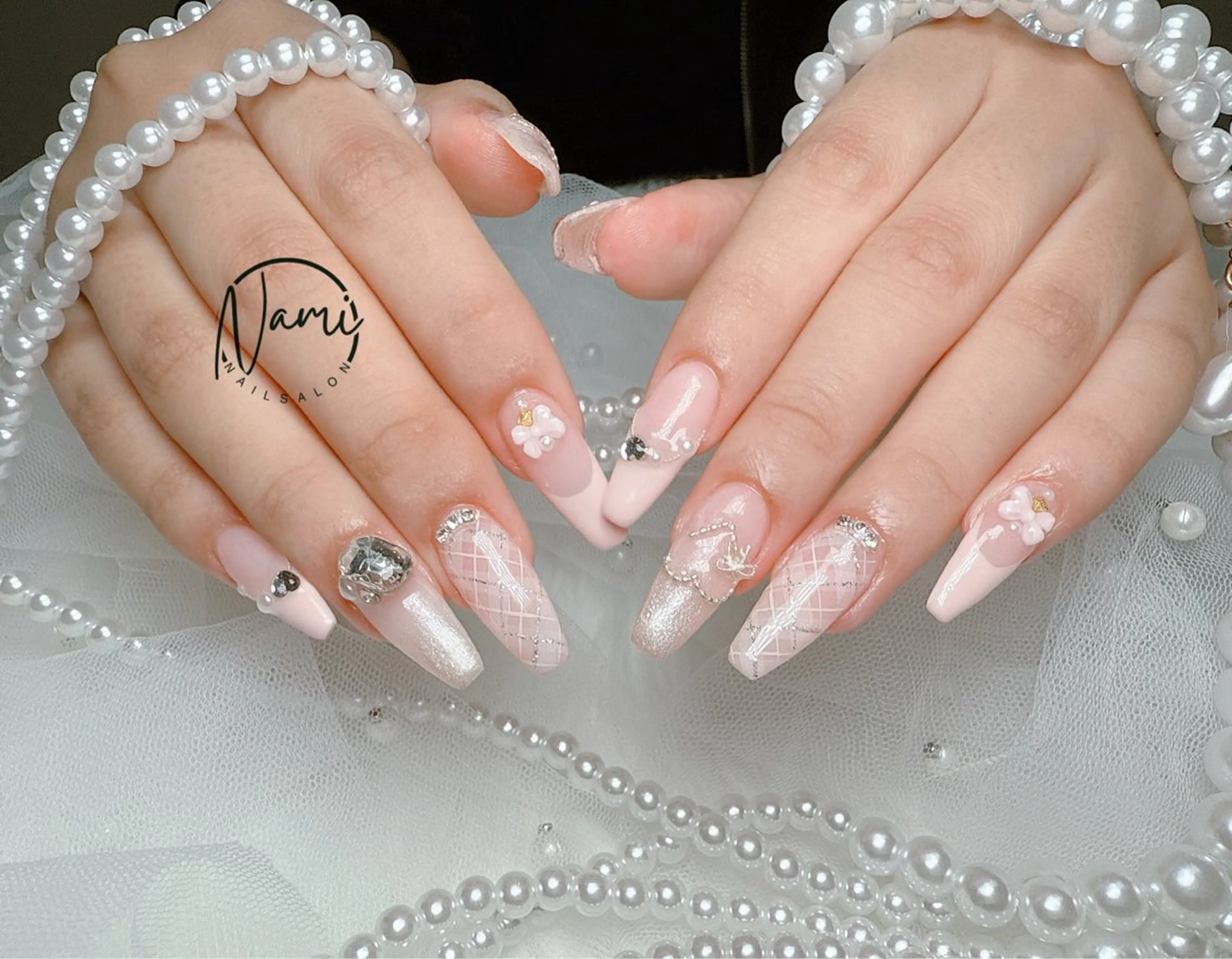 ネイル 長さ出し ガーリー 韓国ネイル ロングネイル 持ち込み ハンドネイル Nami nail salon所属・Nami nail salonのネイルデザイン