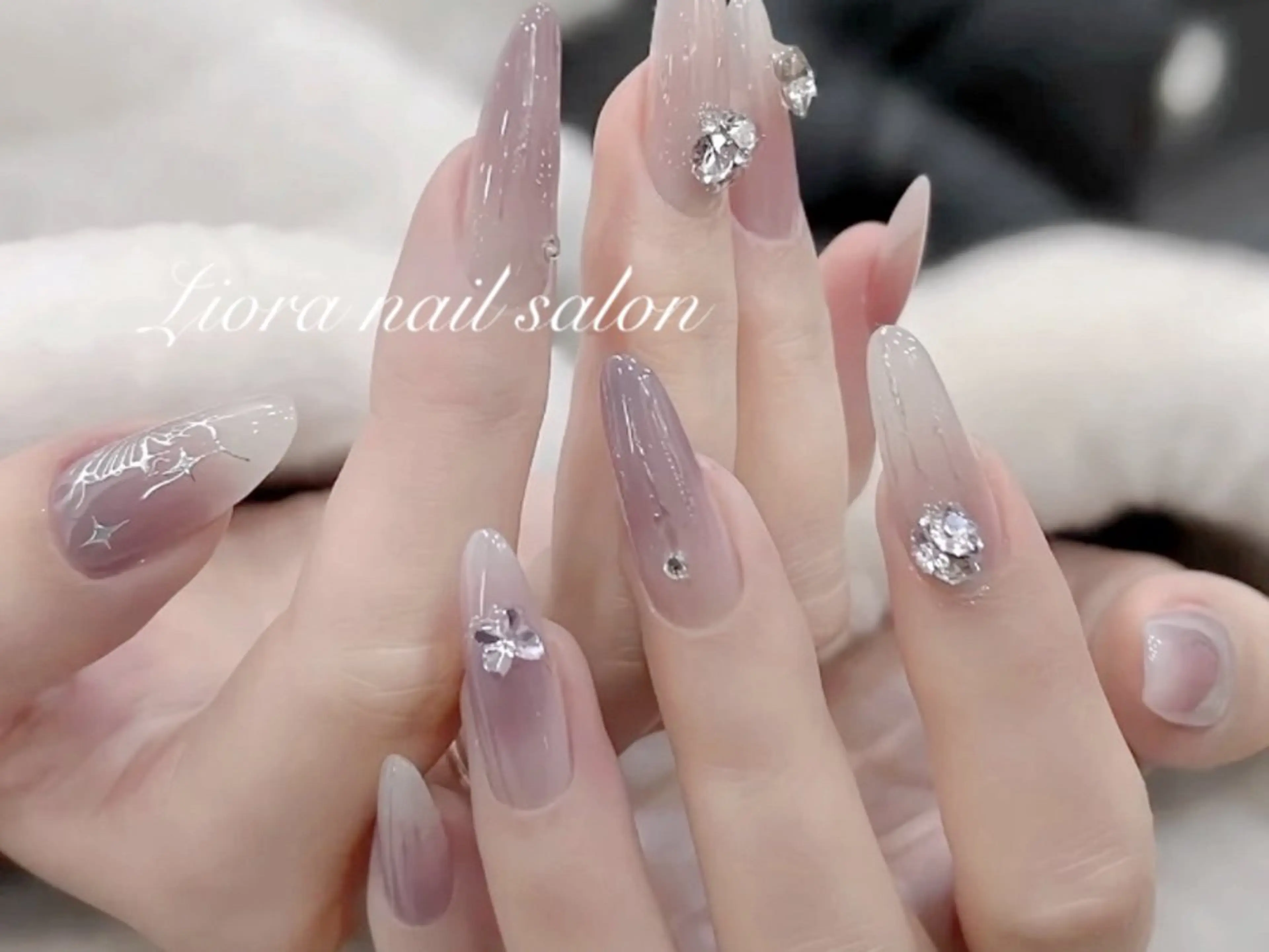 ネイル フレンチネイル ジェルネイル ガーリー グラデーション キラキラネイル ハンドネイル Liora nail 1のネイルデザイン