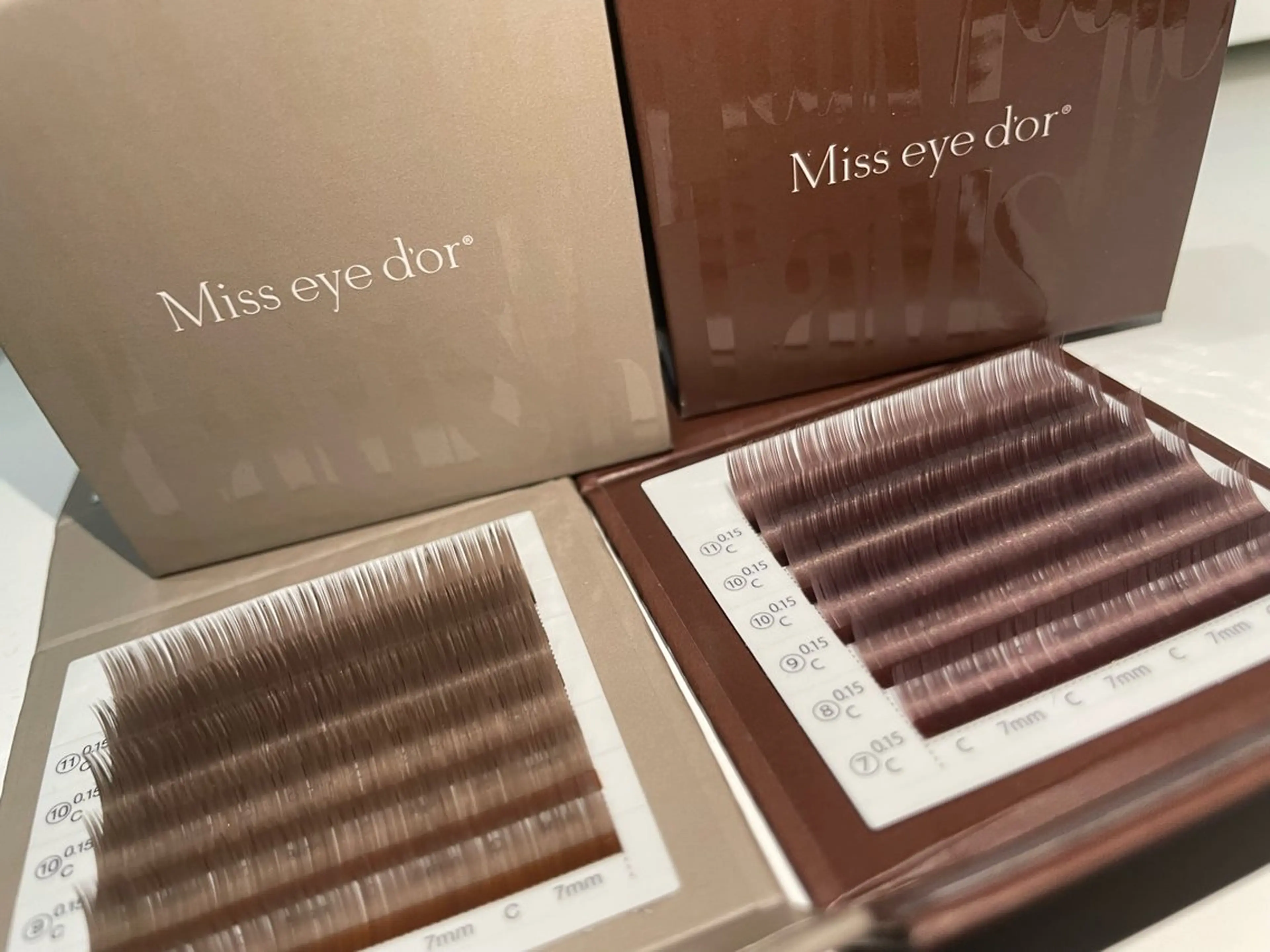 マツエク・マツパ カラーマツエク フラットラッシュ 小林 舞華のマツエク・マツパデザイン