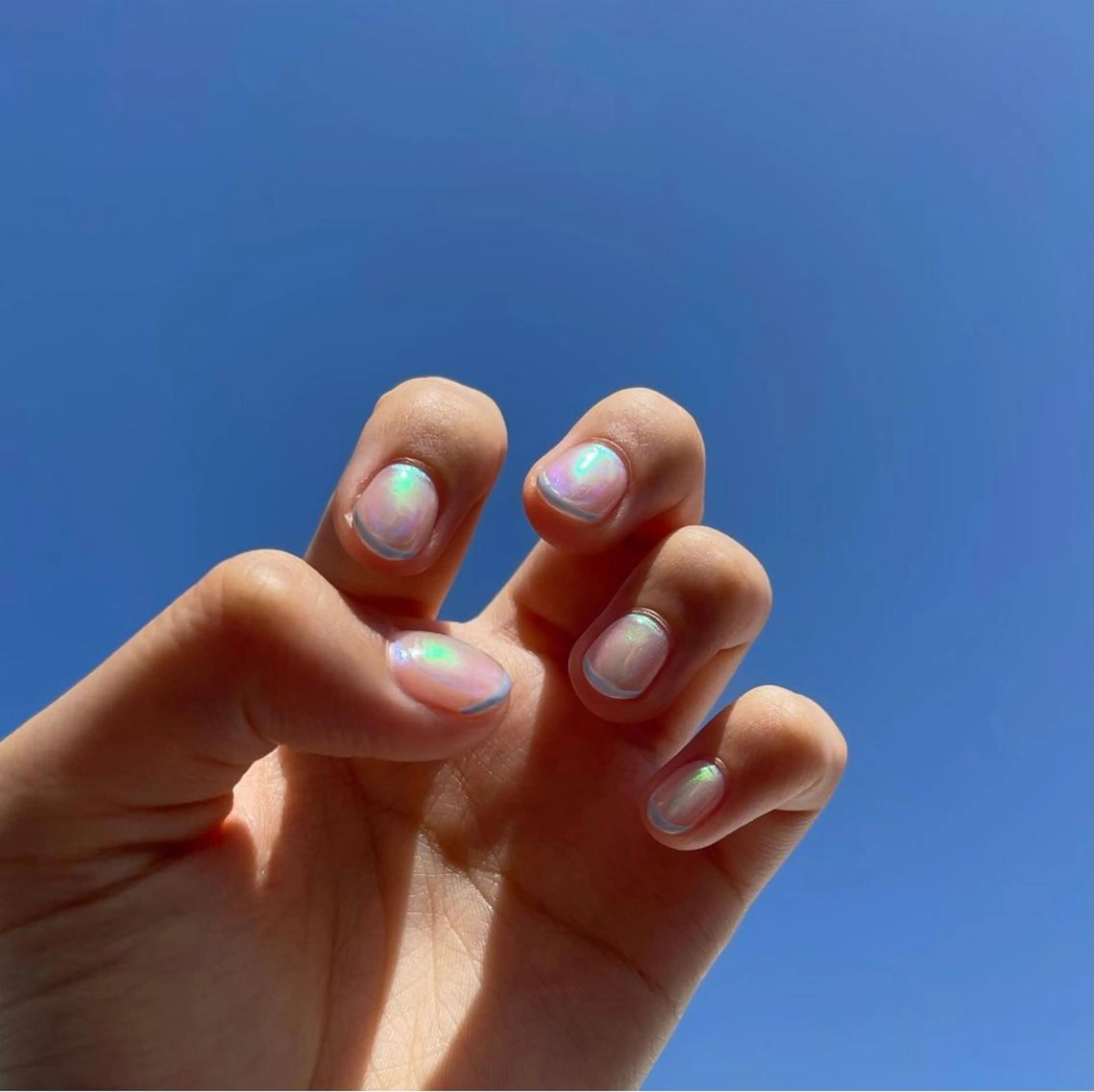 ネイル オーロラネイル フレンチネイル ミラーネイル nailroom ＿anelaのネイルデザイン