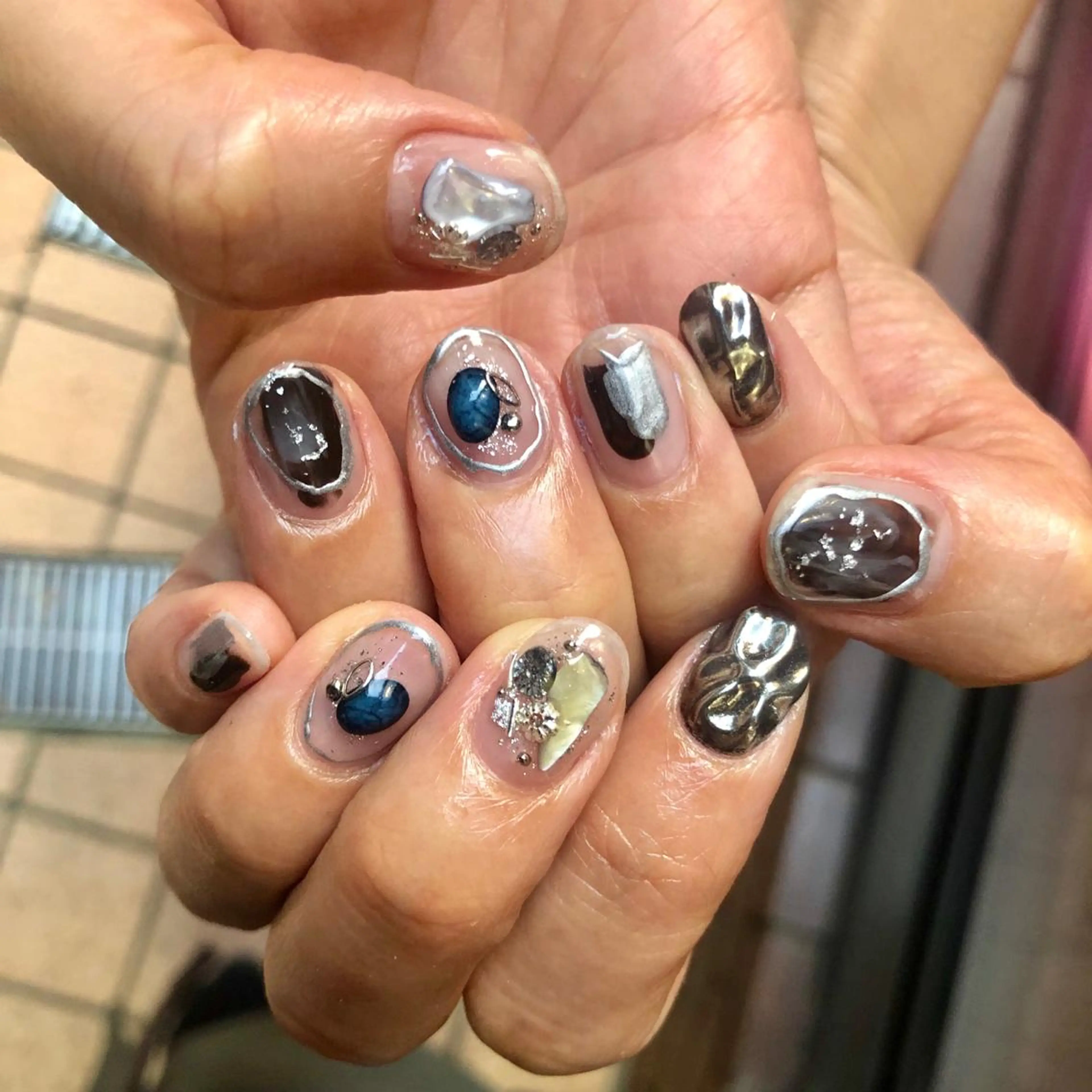 ネイル ニュアンスネイル シルバー 🎀AYAKO 🎀中韓ネイルのネイルデザイン