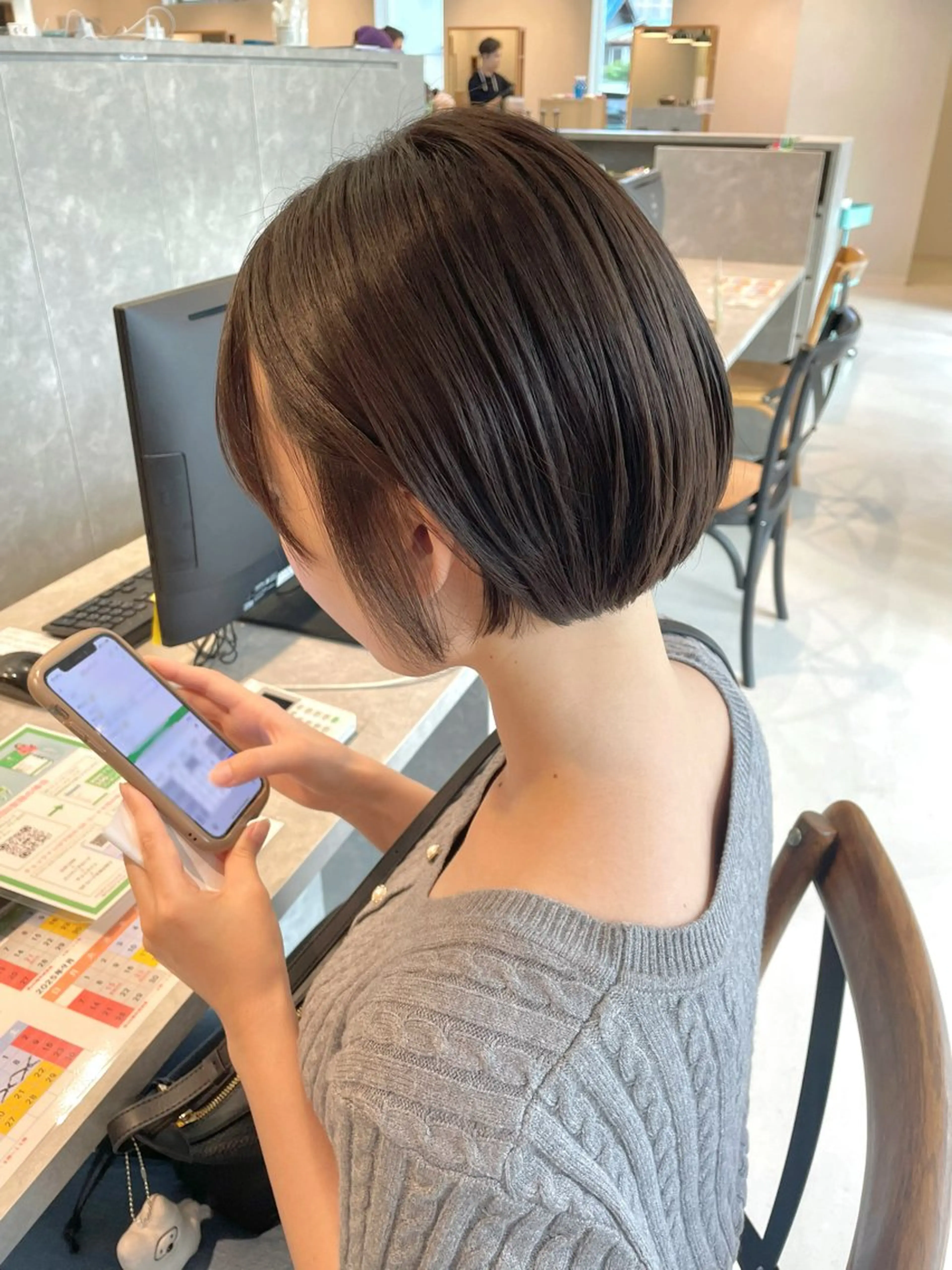 ショート ボブ 大人可愛い🎀ིྀ 🪞柔らかベージュのヘアスタイル