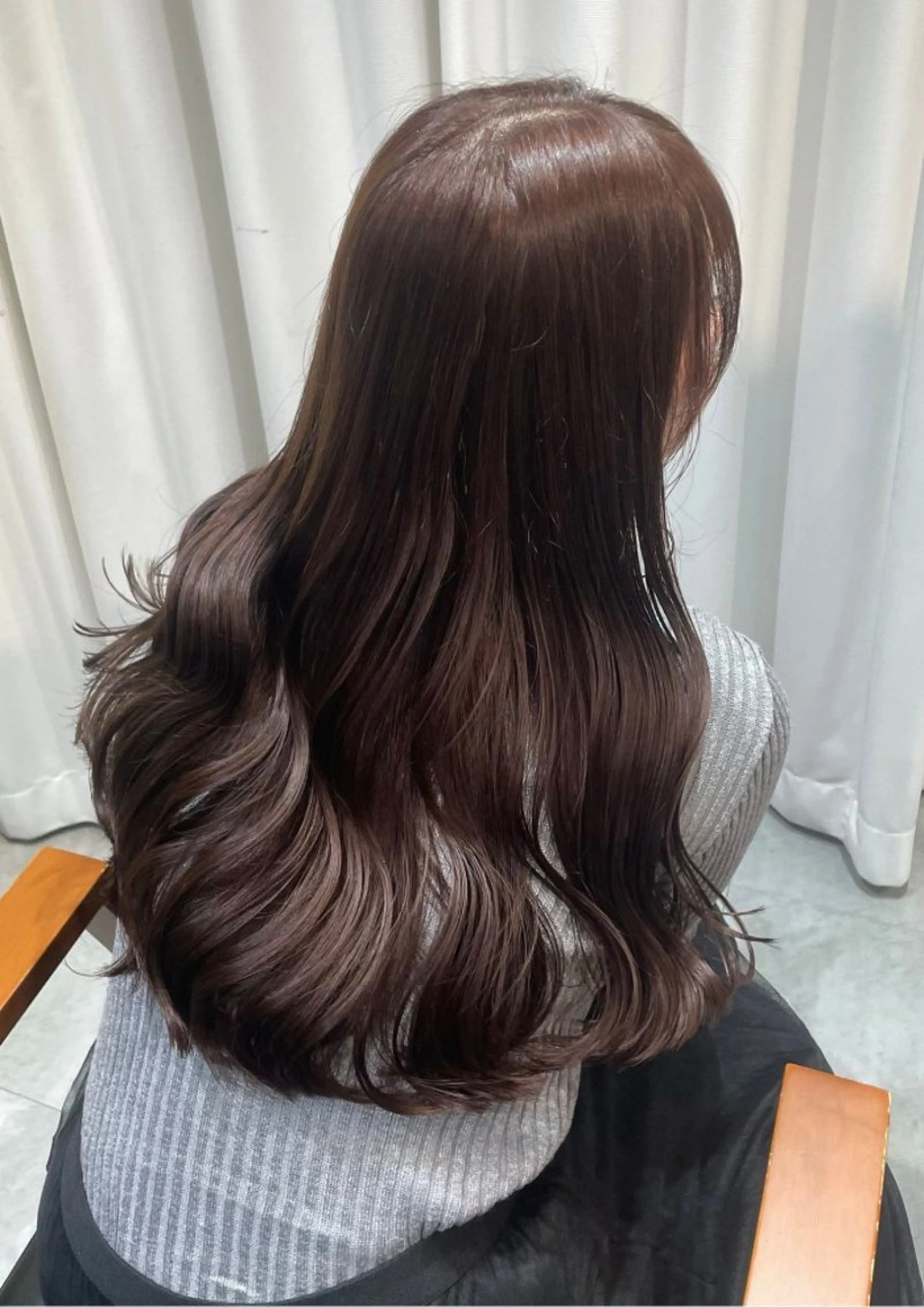 セミロング ヘアカラー 𝒔𝒂𝒚𝒂🫧 /艶カラーのヘアスタイル