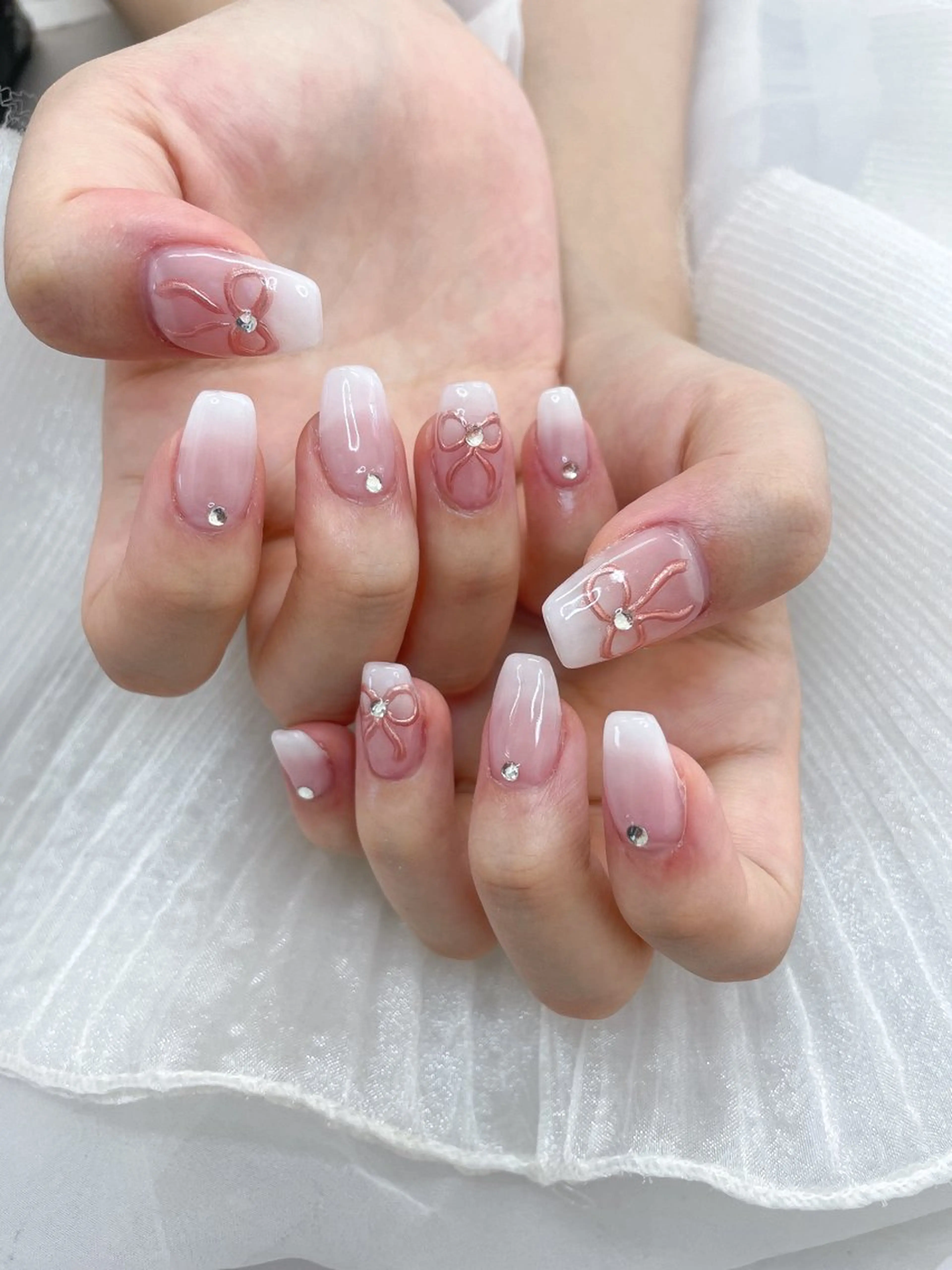 ネイル リボン ハンドネイル 五十嵐 美智のネイルデザイン