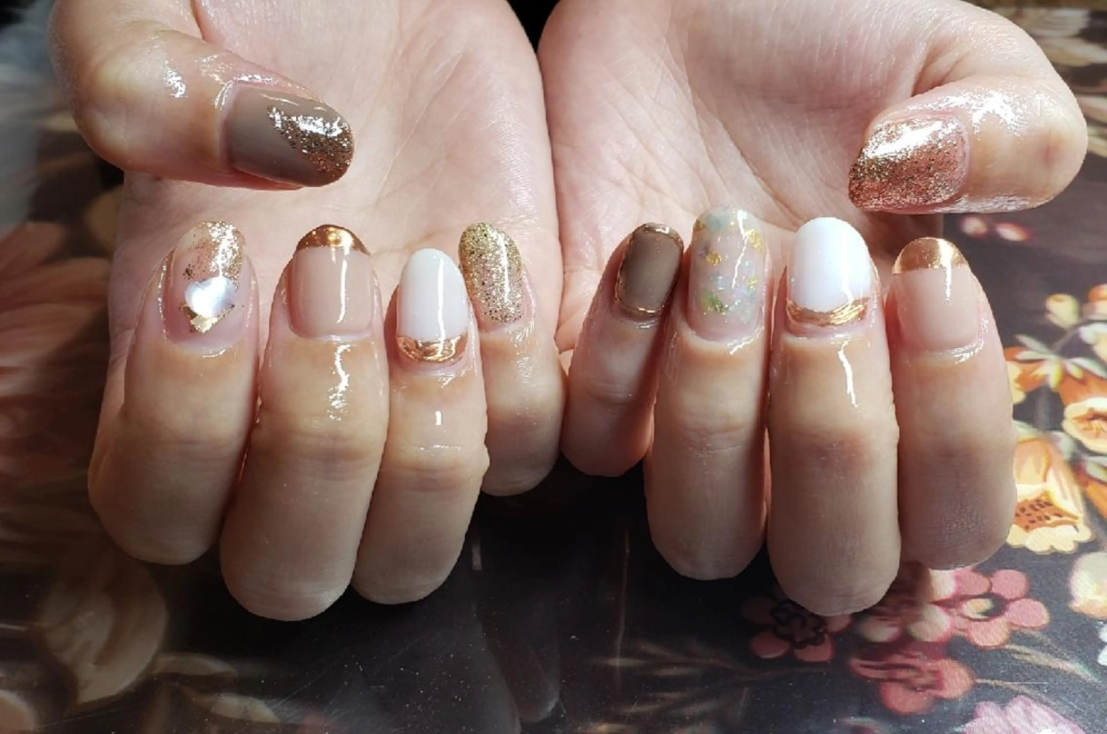 ネイル ミラーネイル ニュアンスネイル 櫛の屋浜口店所属・櫛の屋浜口店 sumireのネイルデザイン