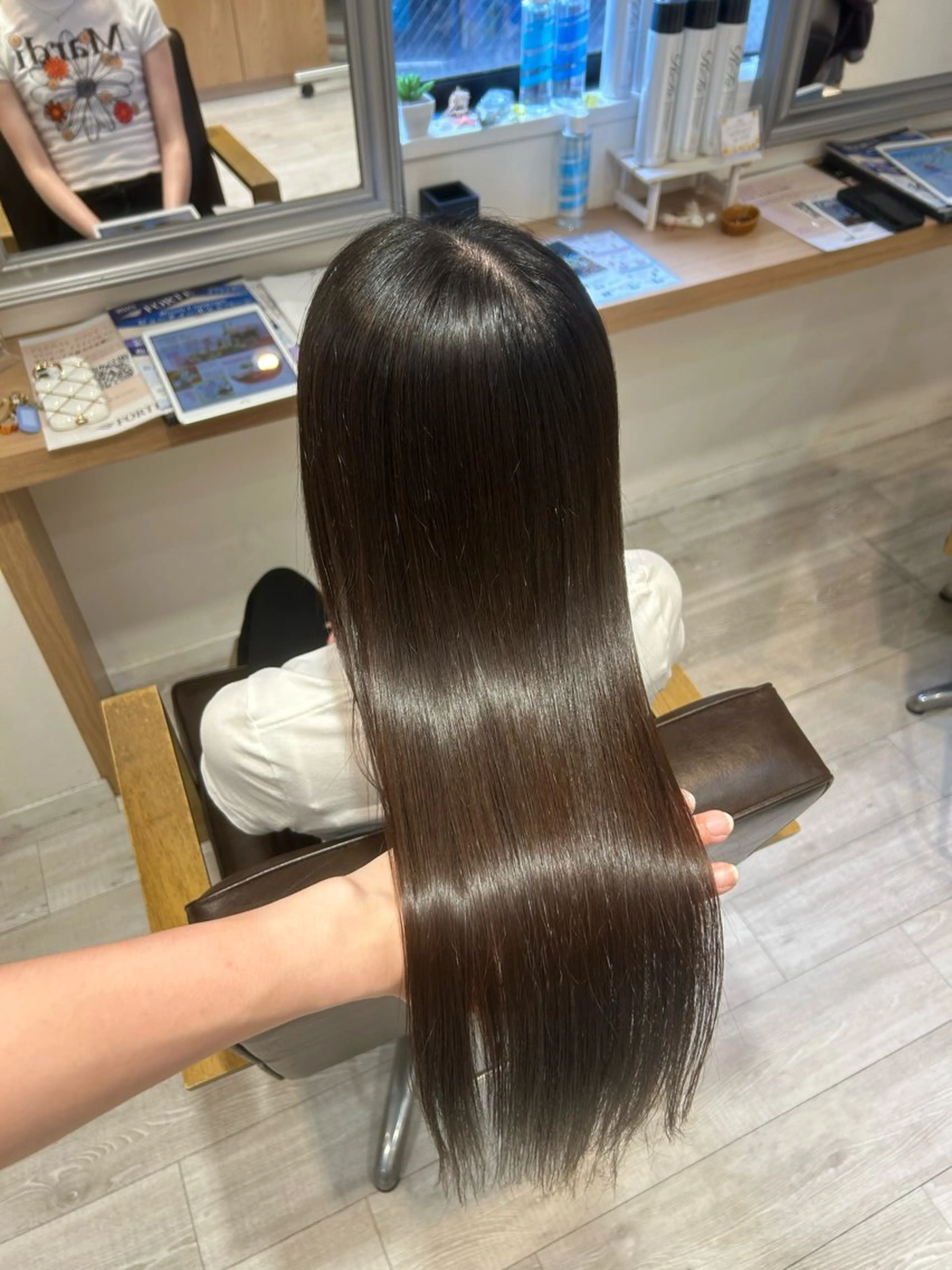 ロング 井上 慈温のヘアスタイル