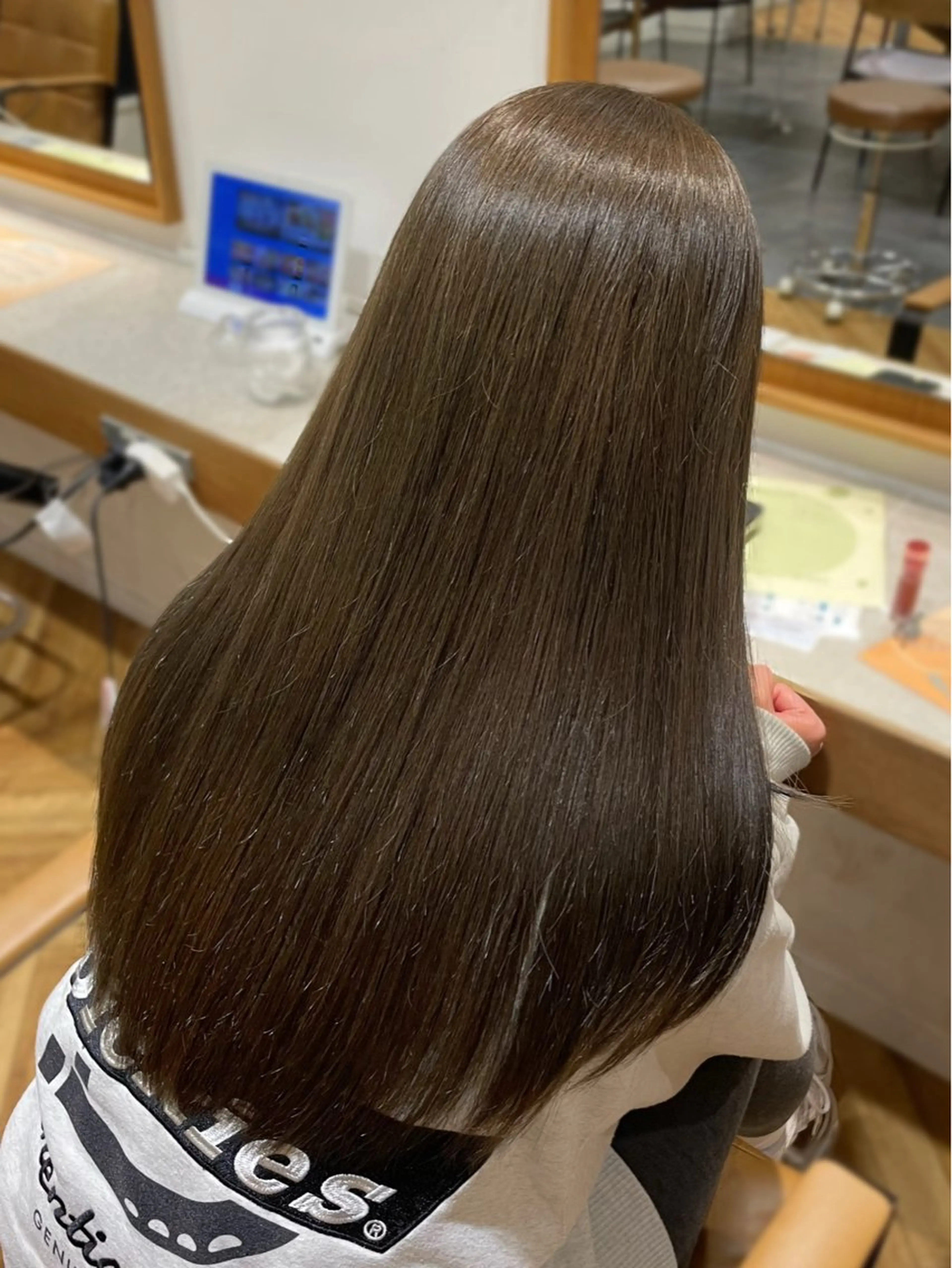 ロング カラー ブラウンカラー 透明感カラー オリーブブラウン ヘアカラー 𝒚𝒖-𝒓𝒊 ⸝⋆艶color🌙のヘアスタイル