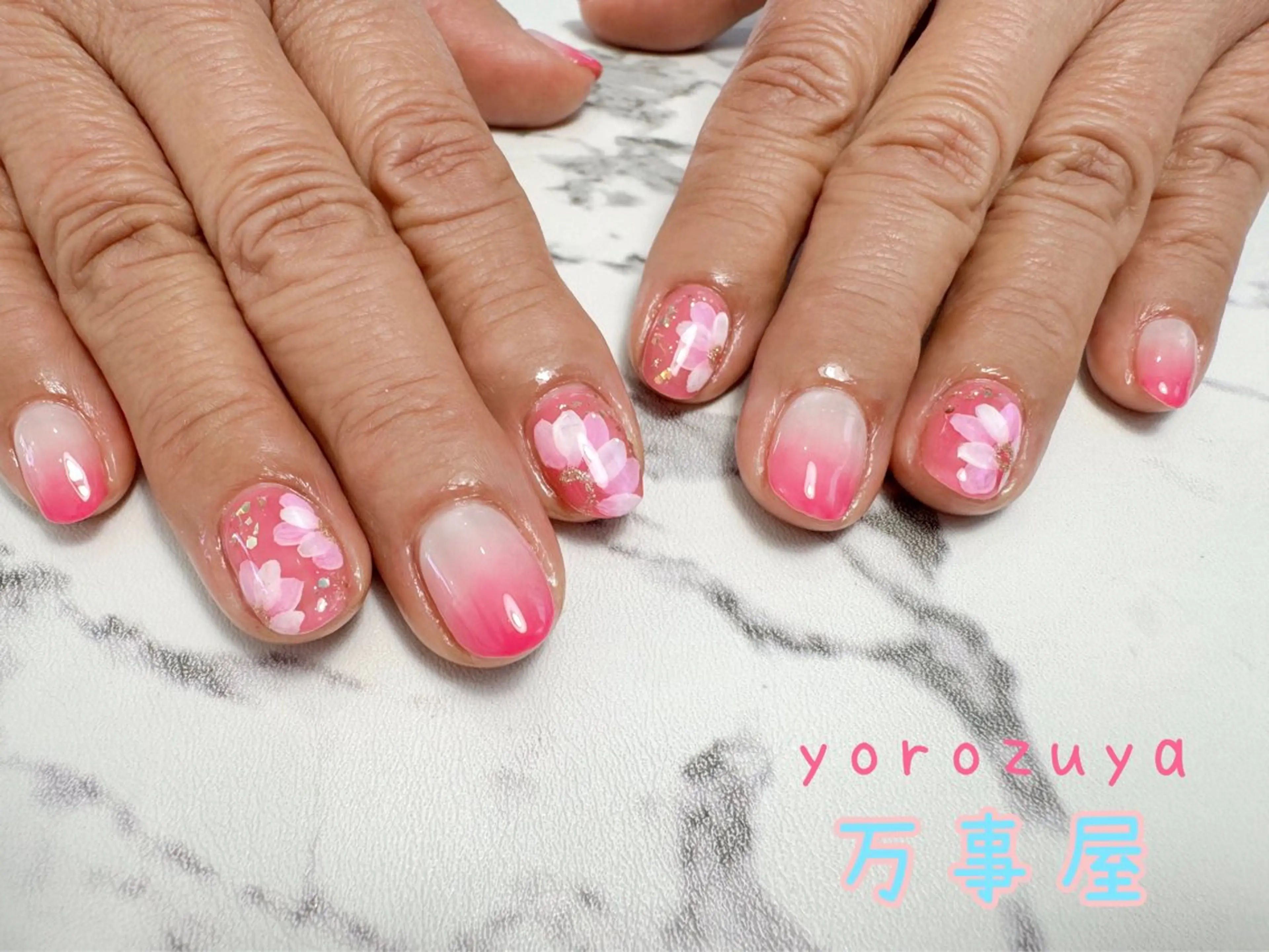 ネイル フラワーネイル グラデーション 持ち込み ☆ YOROZUYA..のネイルデザイン
