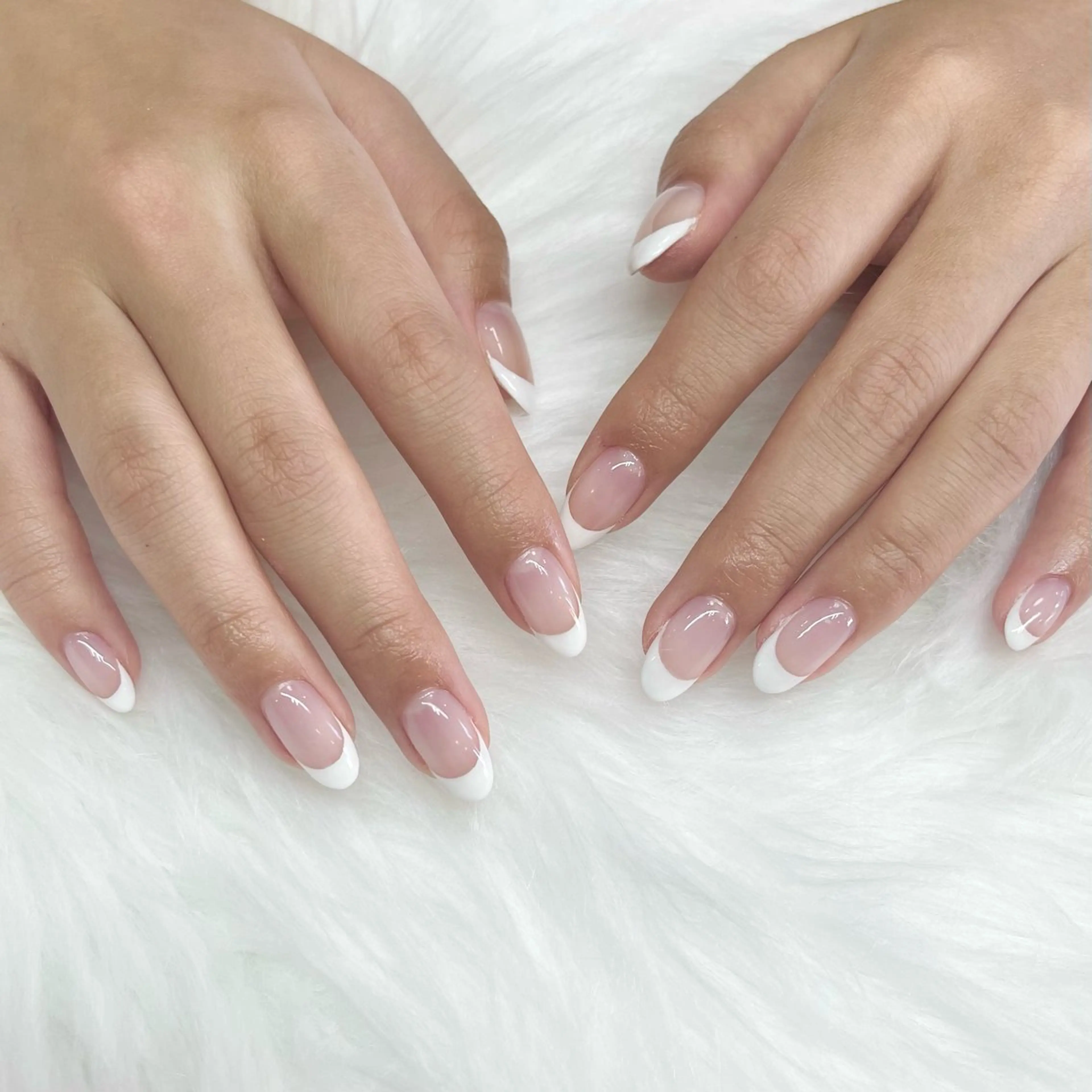 ネイル クリアネイル フレンチネイル Lealea nのネイルデザイン