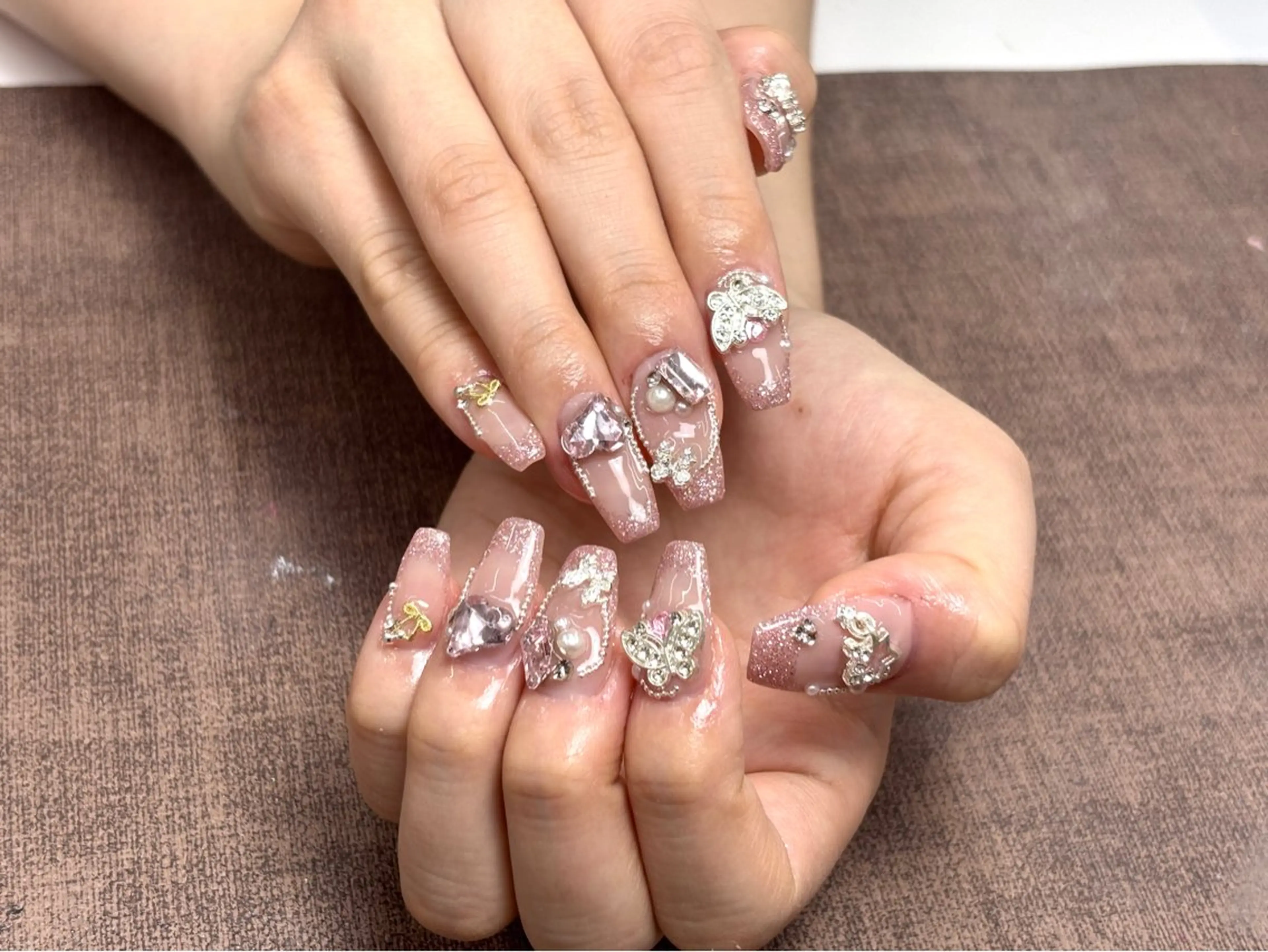 ロング ハンドネイル トゥー フエンのネイルデザイン