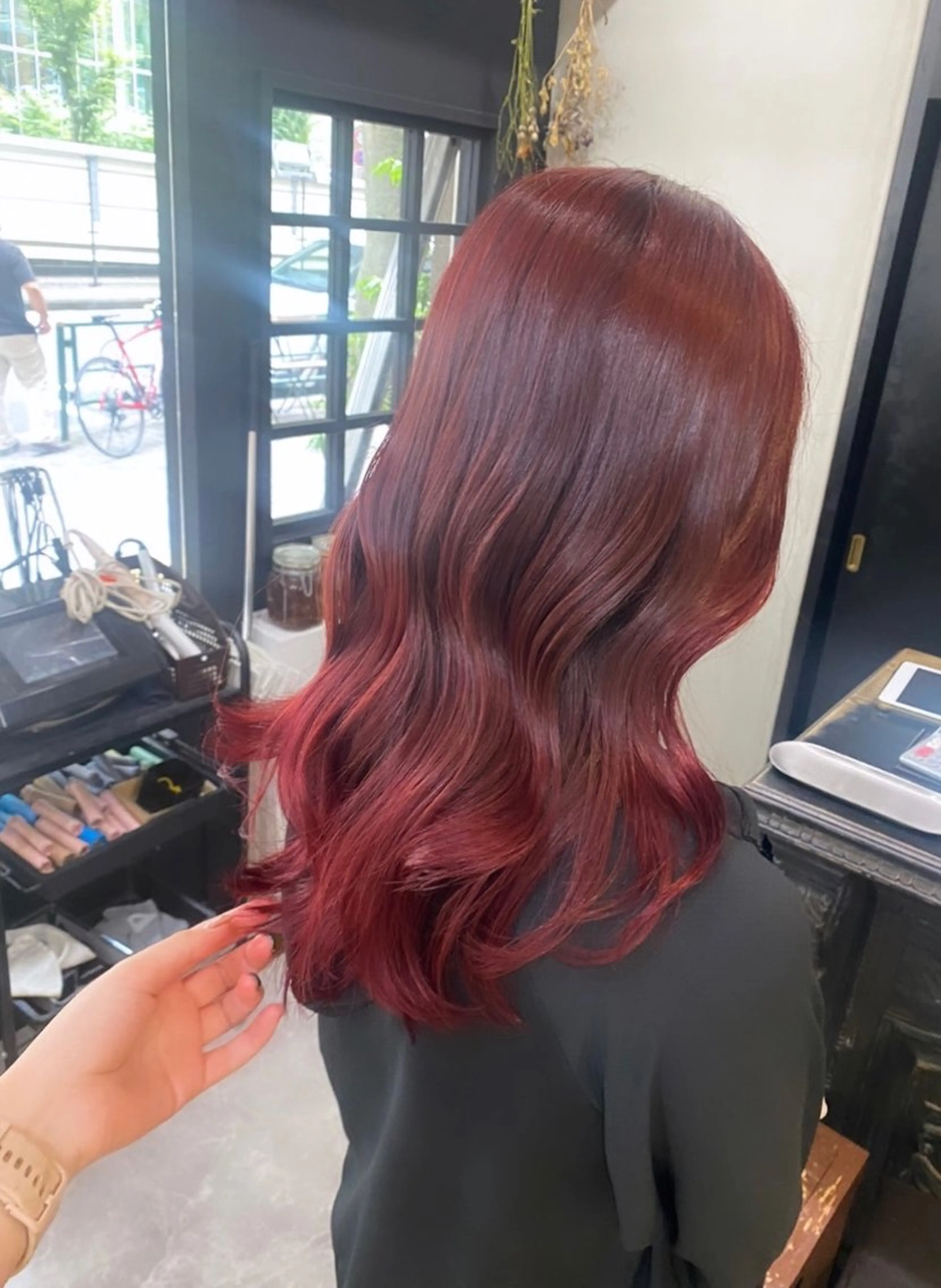 ロング ブリーチなしダブルカ ラー🩶manamiのヘアスタイル