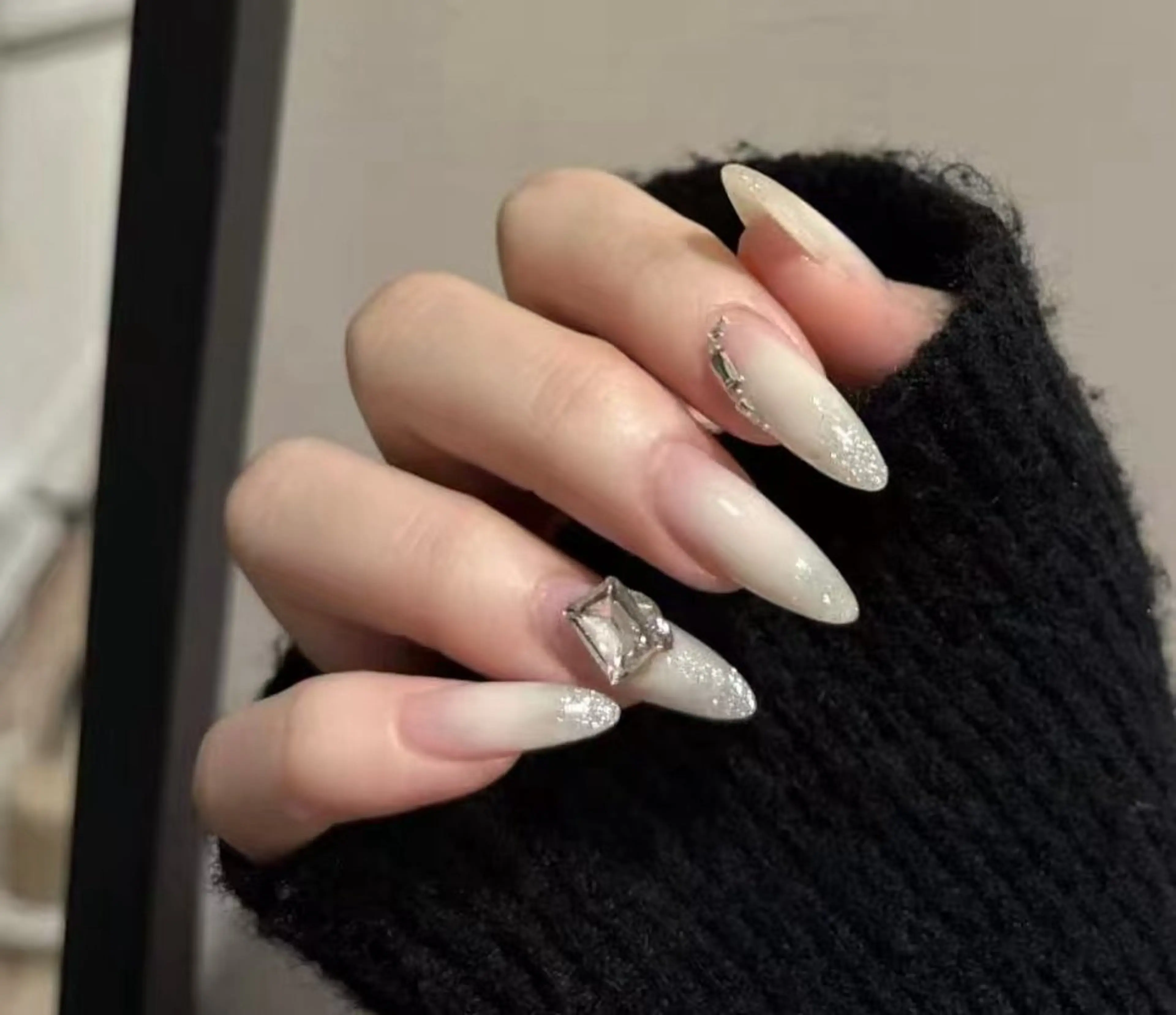 ネイル オーロラネイル フラワーネイル フットネイル フレンチネイル ジェルネイル ハンドネイル BabyYouMi nailのネイルデザイン