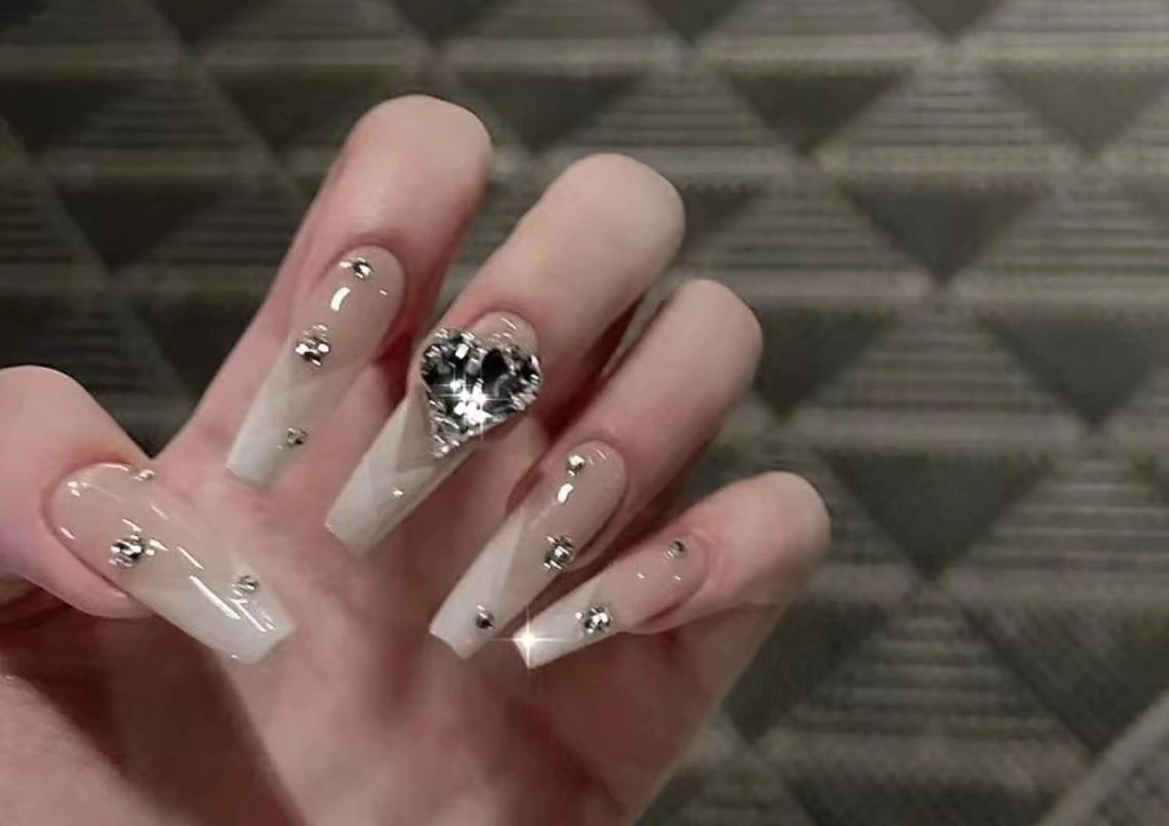 ネイル ハンドネイル Theone栄店 伊藤のネイルデザイン