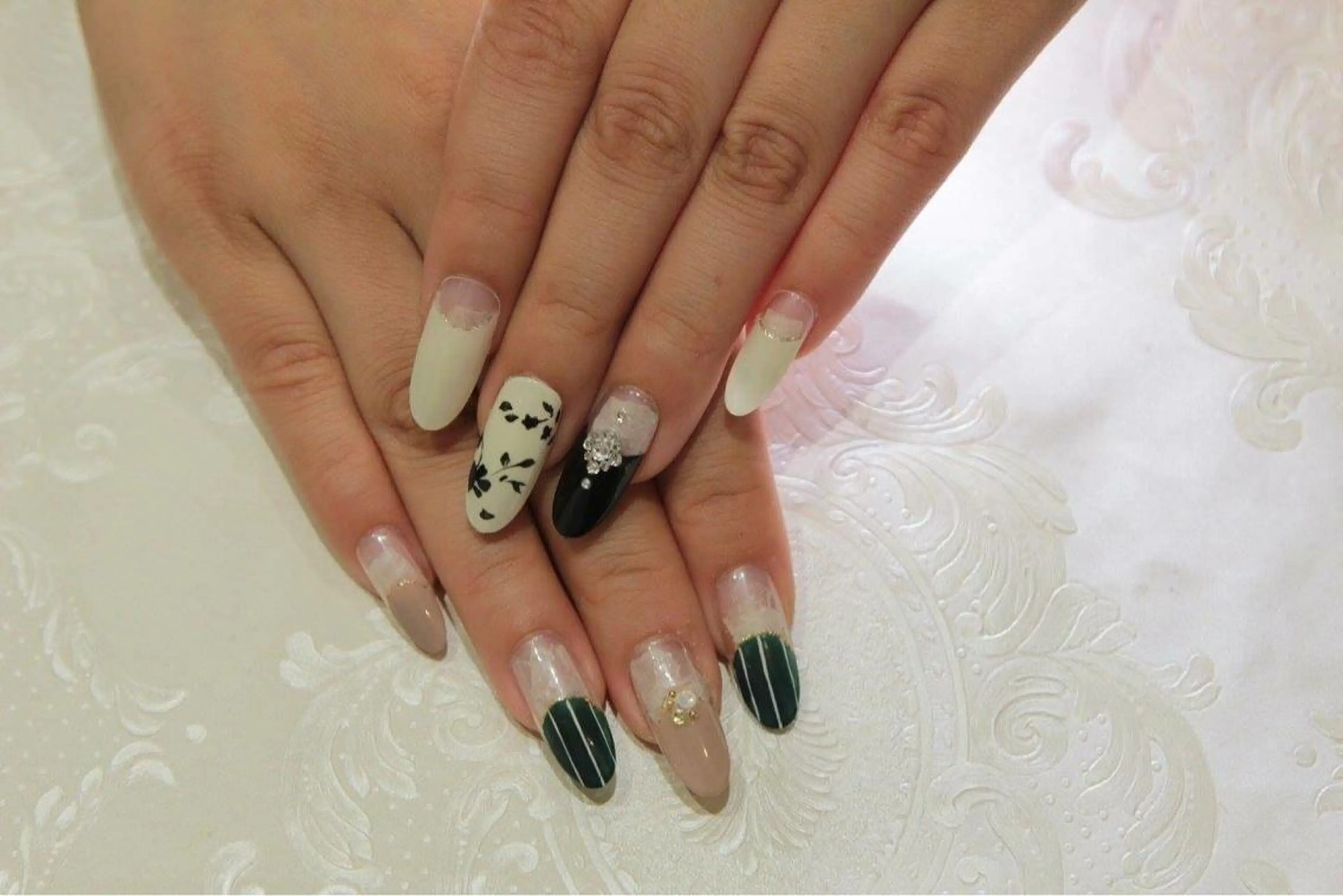 ネイル 透明感カラー💖 Stylist佐藤澪のマツエク・マツパデザイン